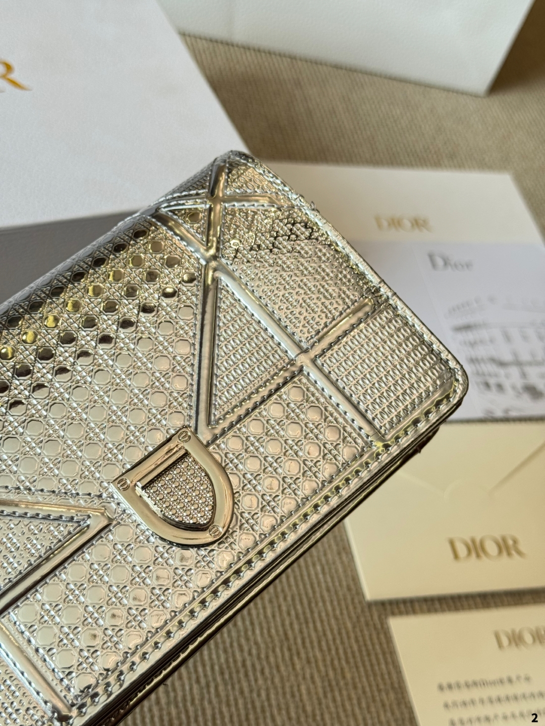 Diorディオール ショルダーバッグ 上品なモノグラムキャンバス レディースに人気の定番モデル ギフトにも最適 - 画像 7