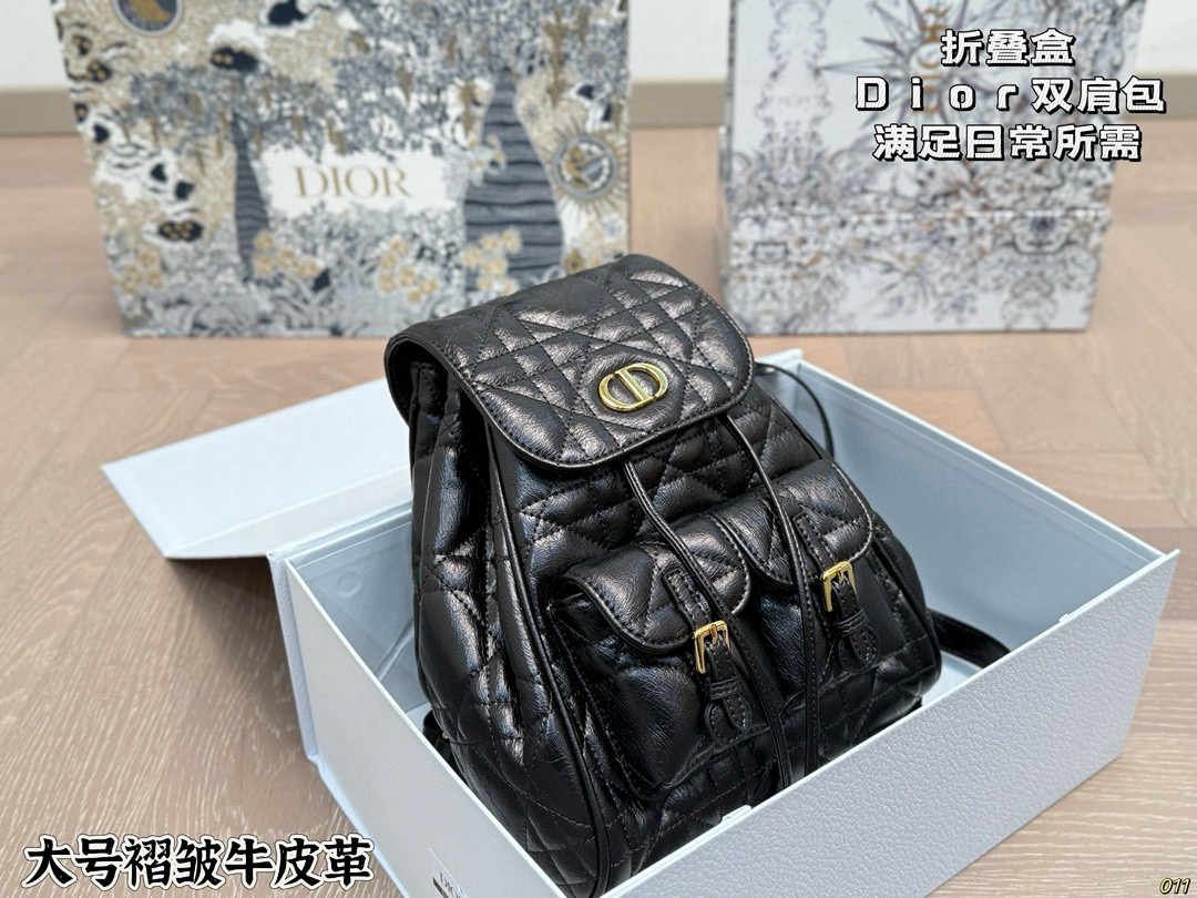 Diorディオール ショルダーバッグ モノグラムキャンバス 上品なデザイン レディース向け 長く愛用できる定番モデル
