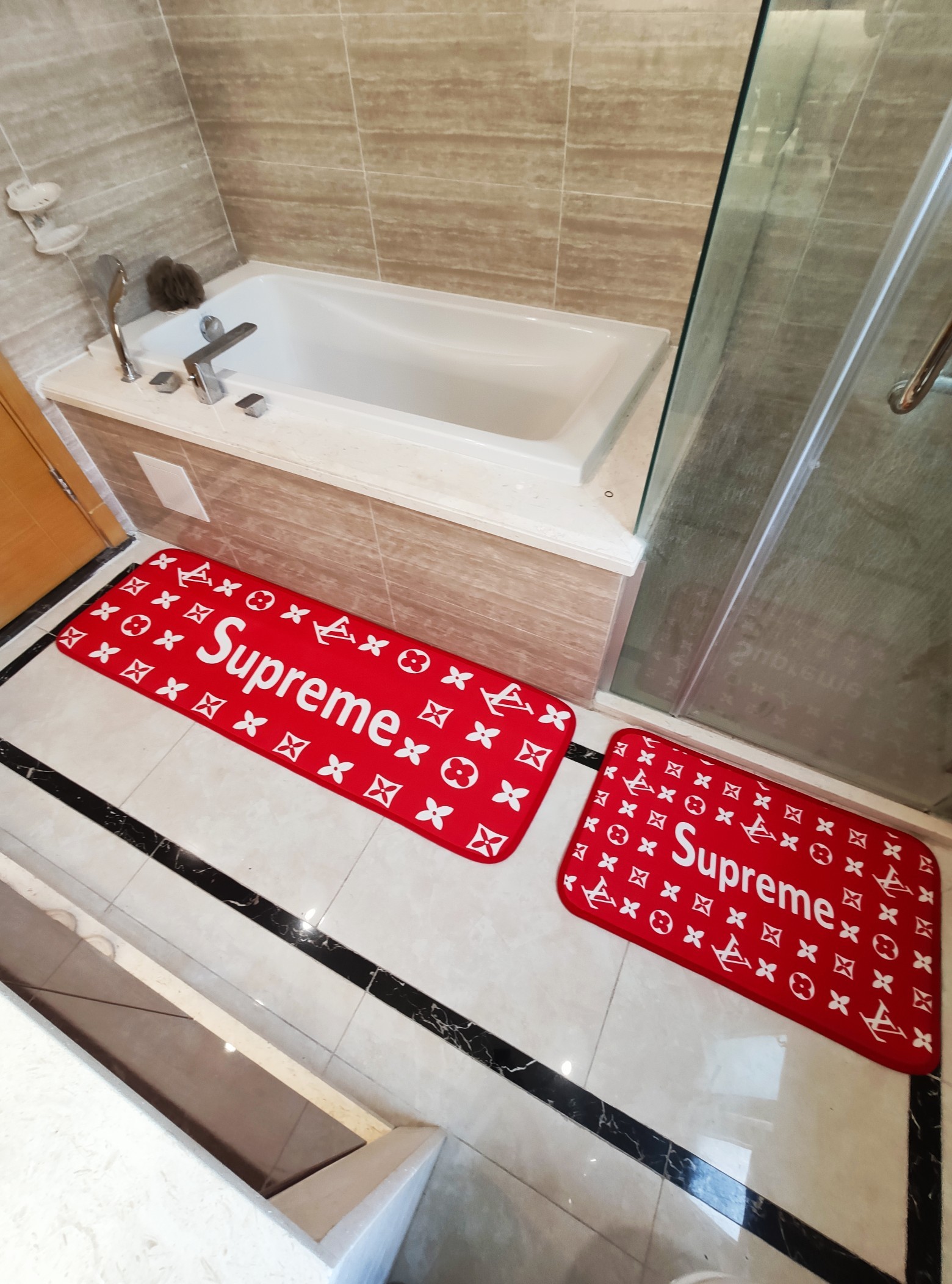 シュプリーム　カーペット　キッチンマット　人気トイレマット　玄関/ベッドルーム/浴室/フロアマット　2種サイズ絨毯Supreme