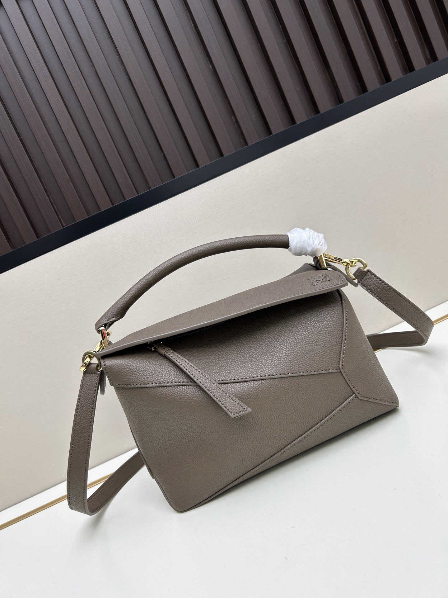 ロエベ　LOEWE　ショルダーバッグ　パズル 　 PUZZLE　サンド　SAND 　13色在庫 - 画像 2