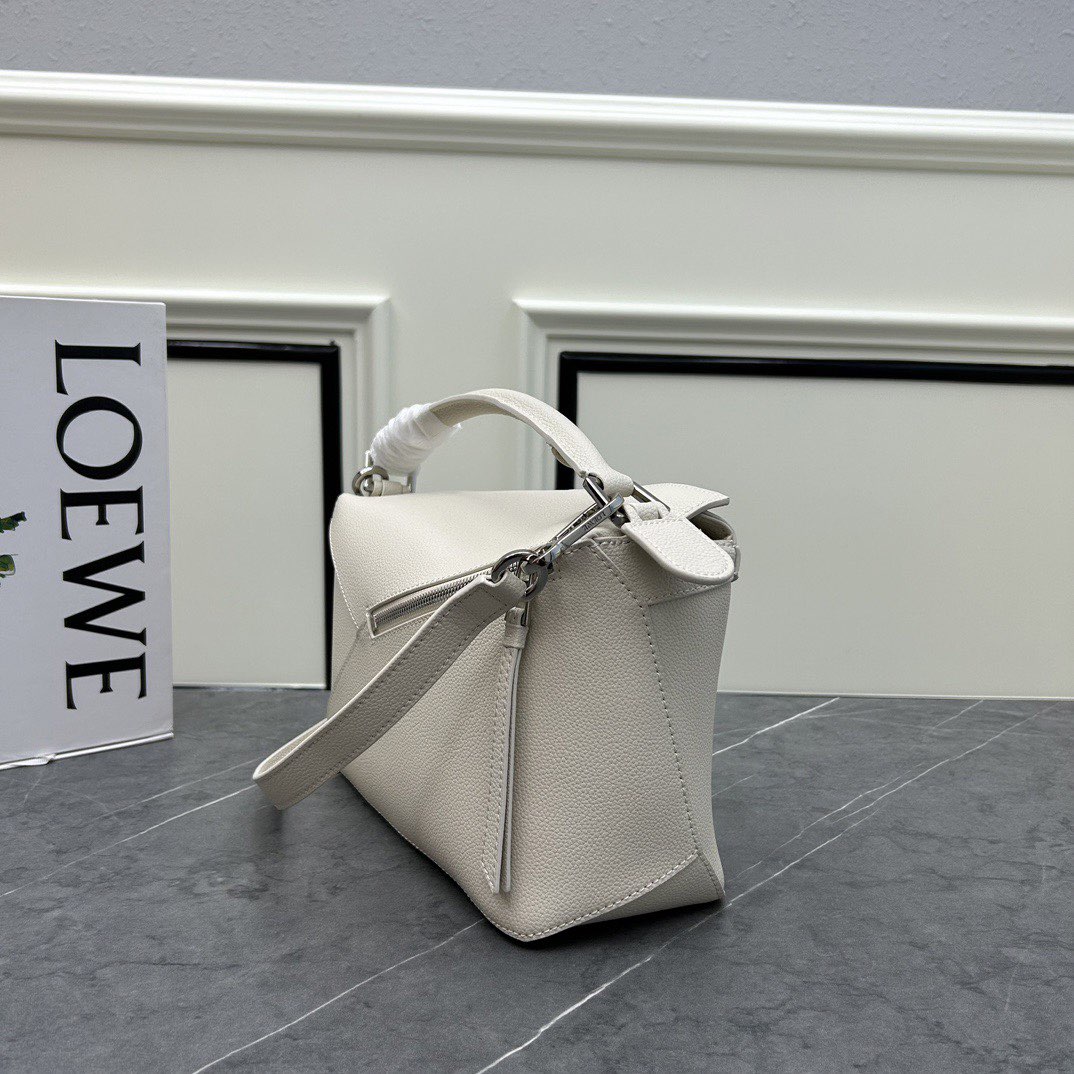 ロエベ　LOEWE　ショルダーバッグ　パズル 　 PUZZLE　サンド　SAND 　13色在庫 - 画像 16