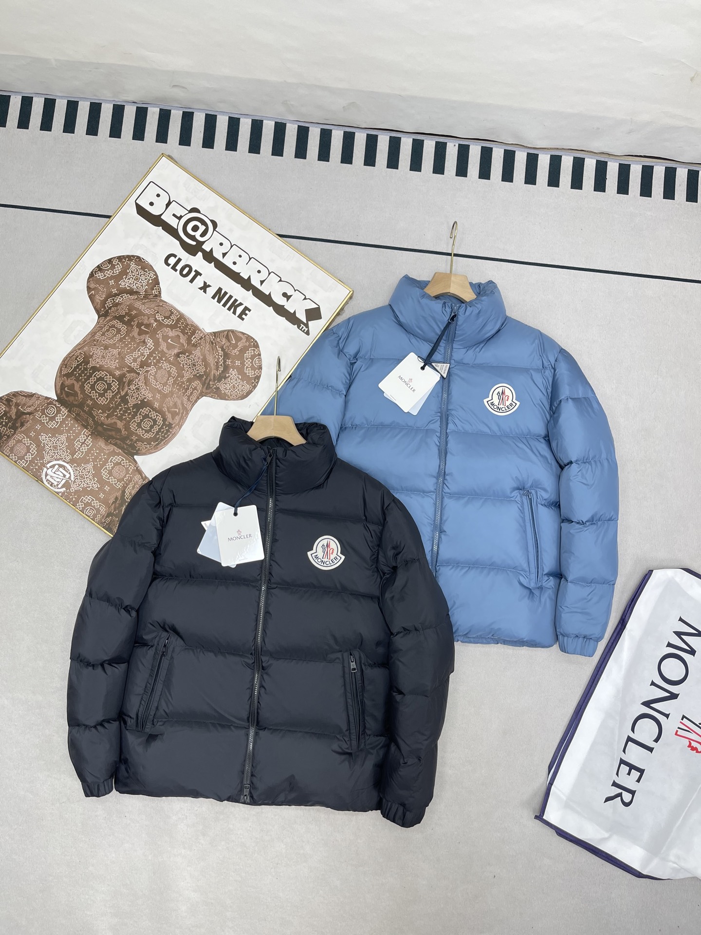 Monclerモンクレール メンズダウンジャケット 2色展開 保温性抜群 軽量設計