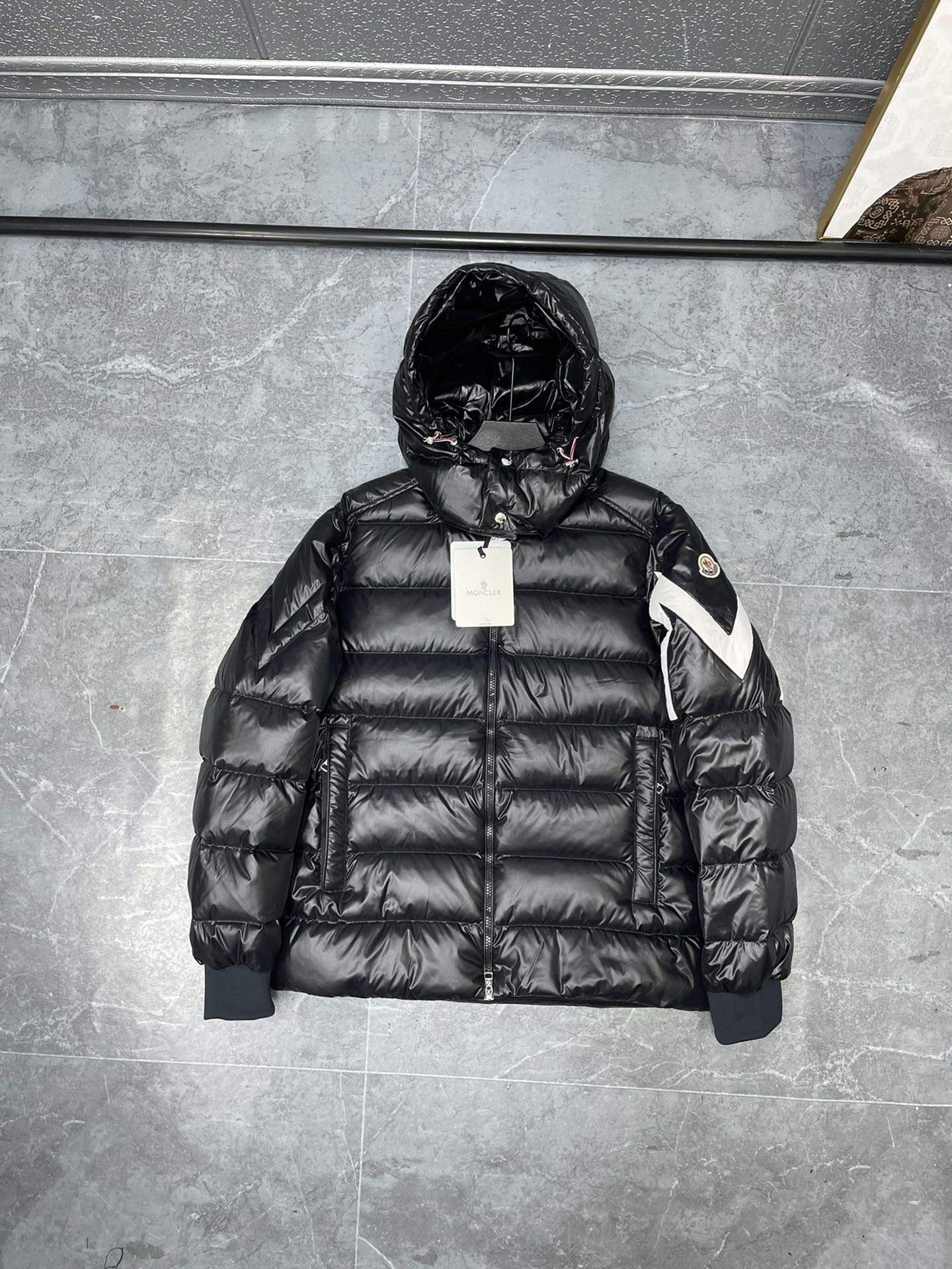 Monclerモンクレール 保温 軽量 ダウンジャケット 黒 3色入