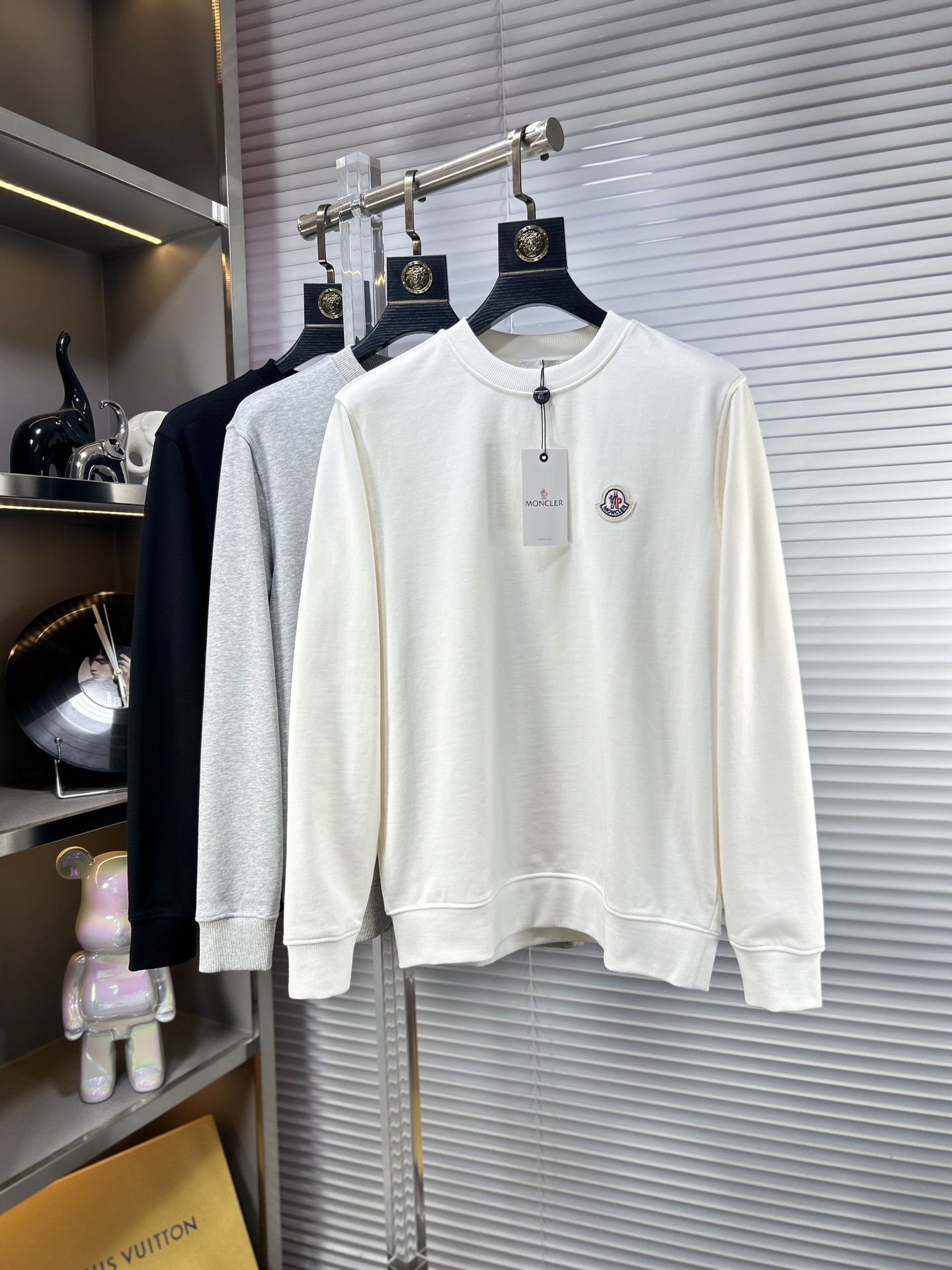 Monclerモンクレール メンズ ロゴスウェットシャツ 3色入 40-60字