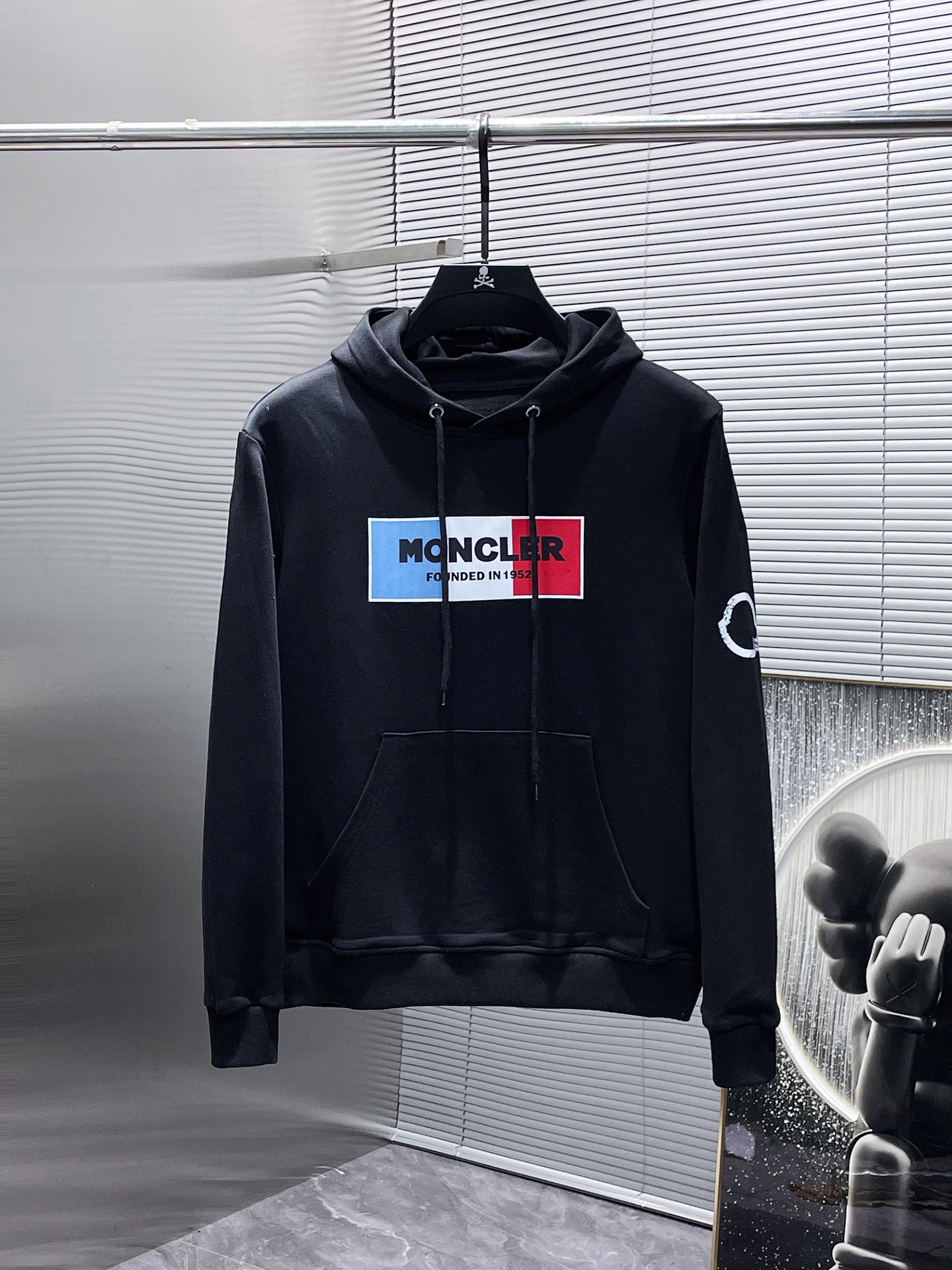 Monclerモンクレール フード付きスウェット 2色入 春夏新作 男女兼用 ロゴデザイン ファッションアイテム