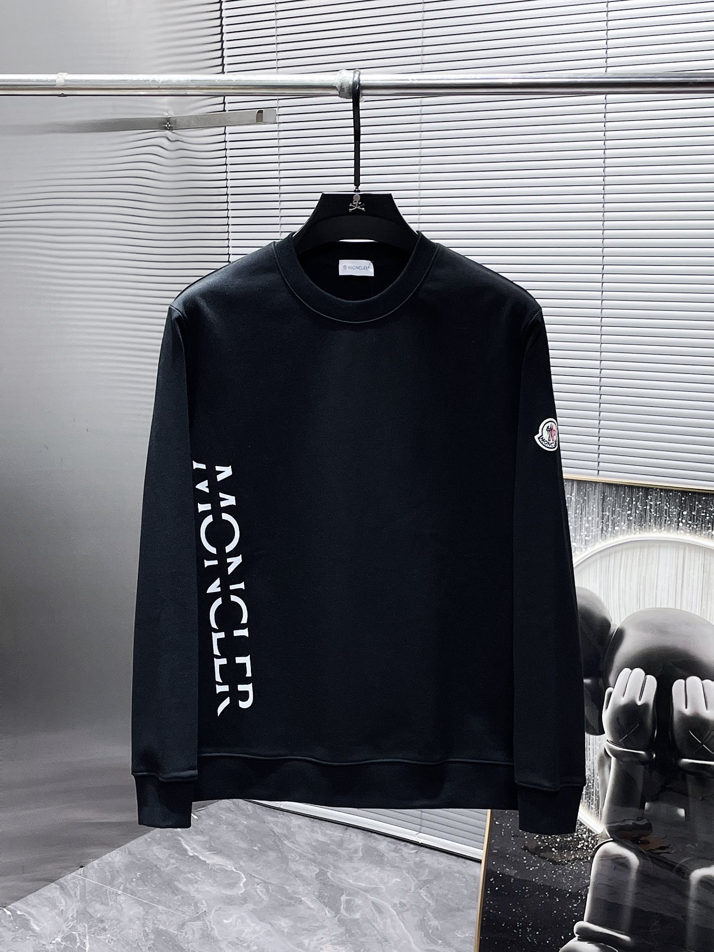 Monclerモンクレール ロゴスウェットシャツ 2色展開 男用 ロングスリーブ 半袖 ジャンパー ファッションアイテム