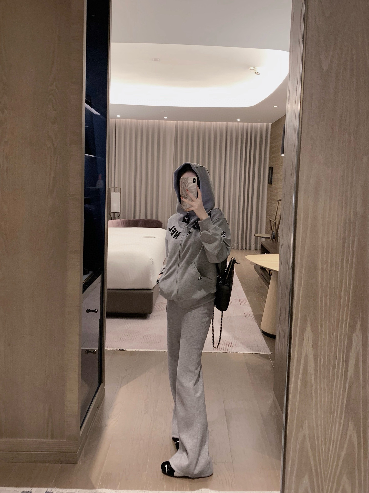 シャネル フード付きスウェット 2点セット 灰色 ホワイト 2色展開 - 画像 5