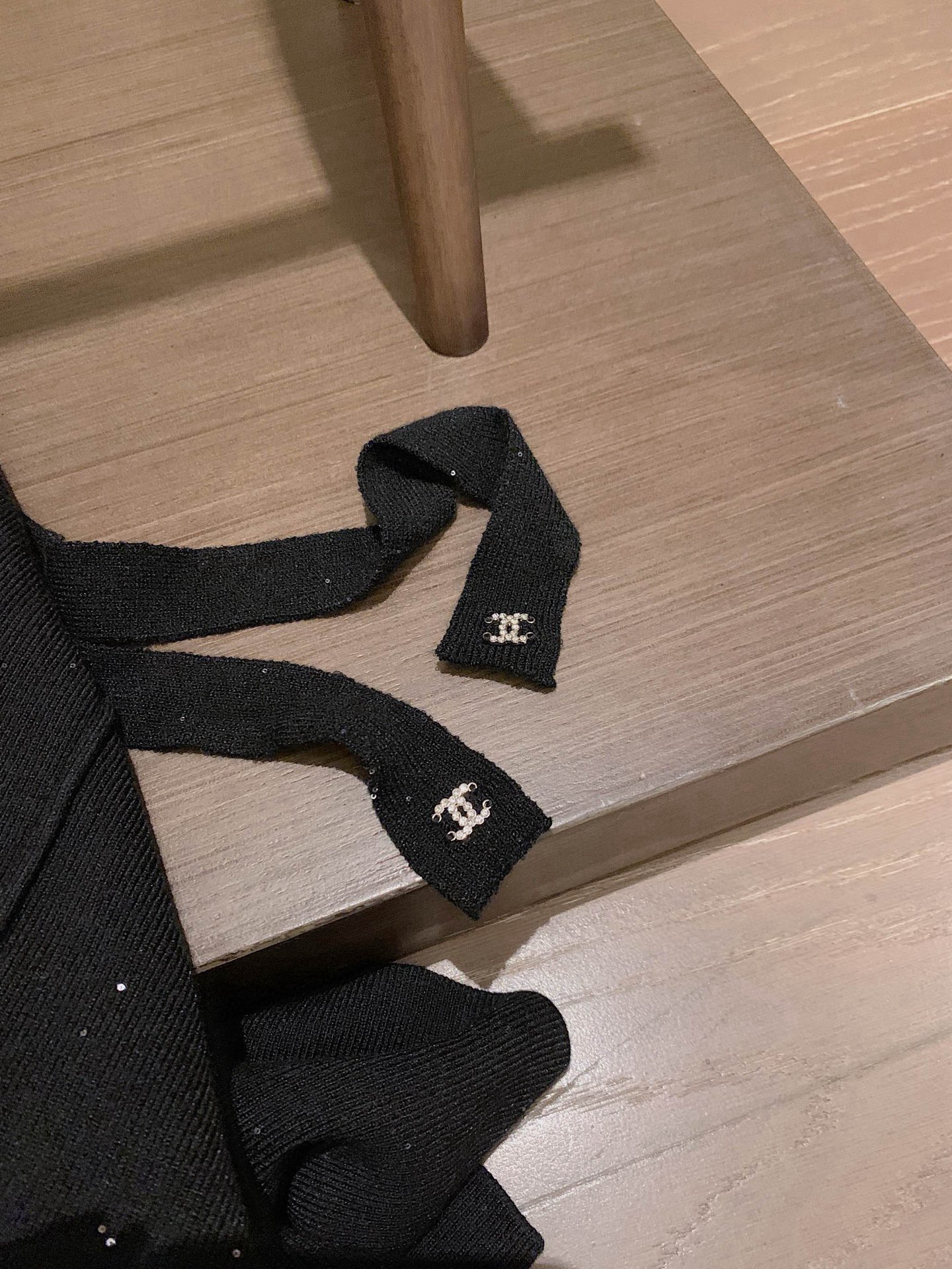 シャネル レディース スウェットパンツ 黒 ロゴ刺繍 フリース素材 1色 - 画像 9