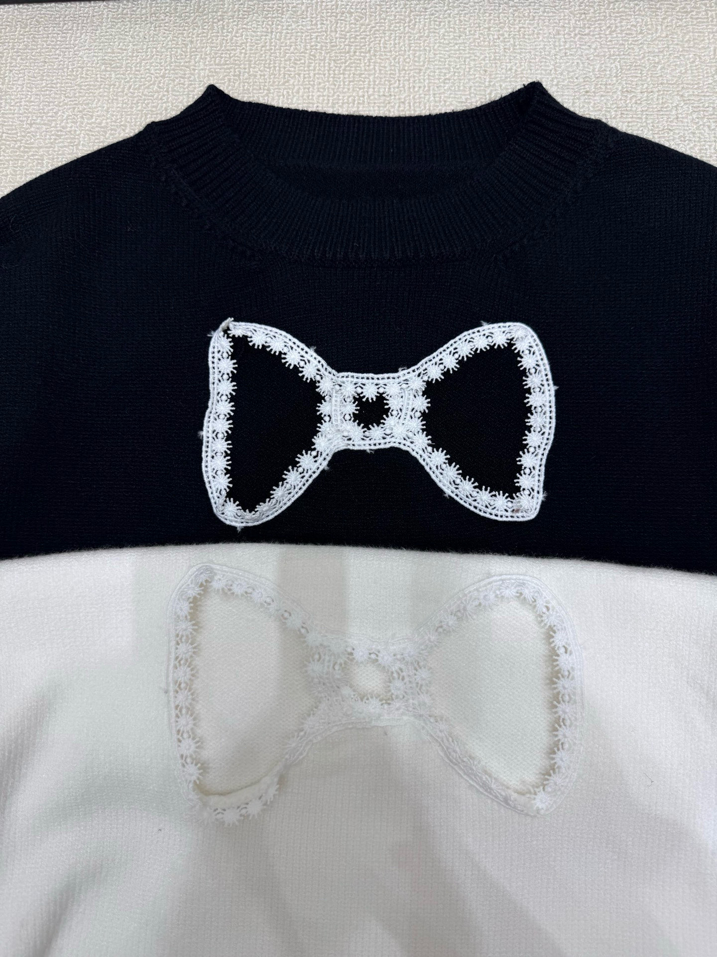 香奈儿 レディース ニット 2色 ボウタイ刺繍 春夏 新作 - 画像 5