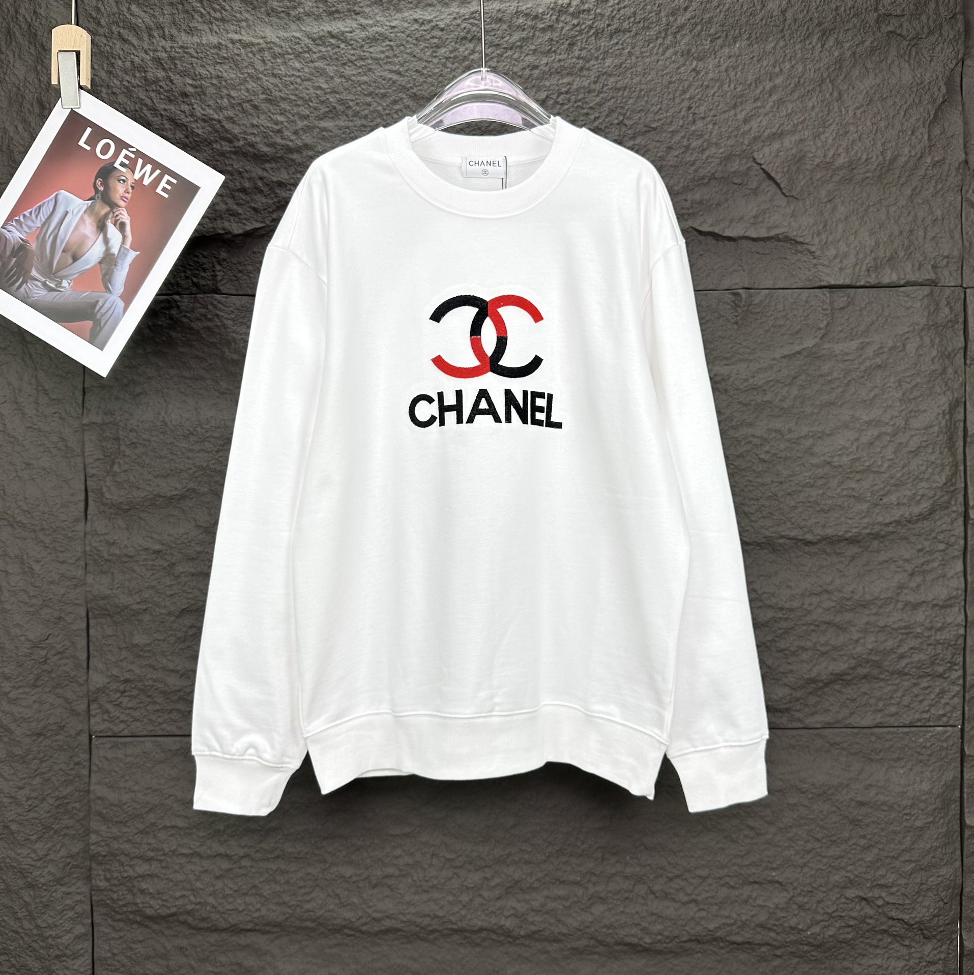 Chanel シャネル✨ CHANEL J12 ホワイトセラミック ✨ 10年愛用できる美しさ 🕰️ 永遠のクラシック時計 💎 新品同様の輝き
