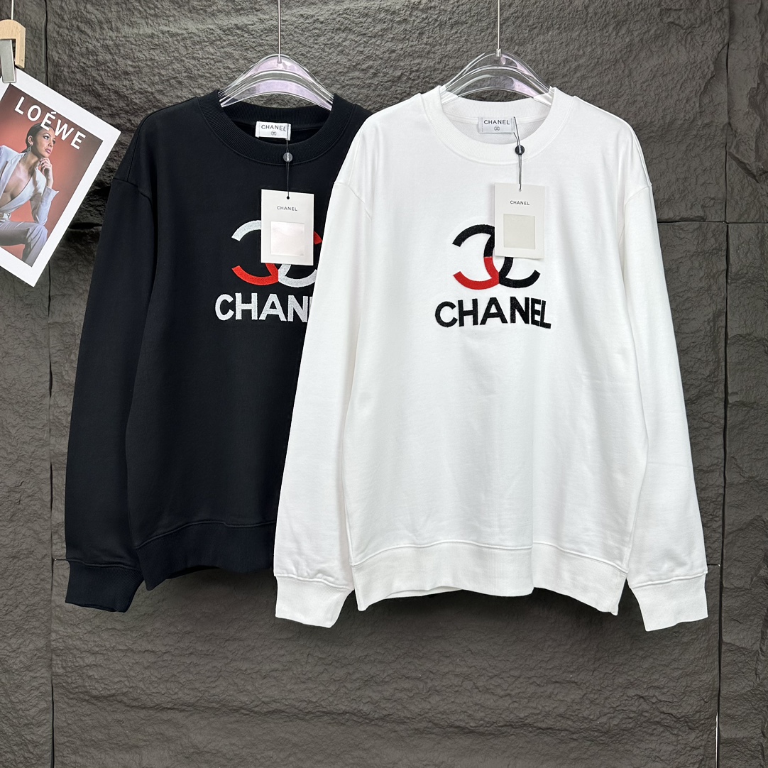 Chanel シャネル✨ CHANEL J12 ホワイトセラミック ✨ 10年愛用できる美しさ 🕰️ 永遠のクラシック時計 💎 新品同様の輝き - 画像 9