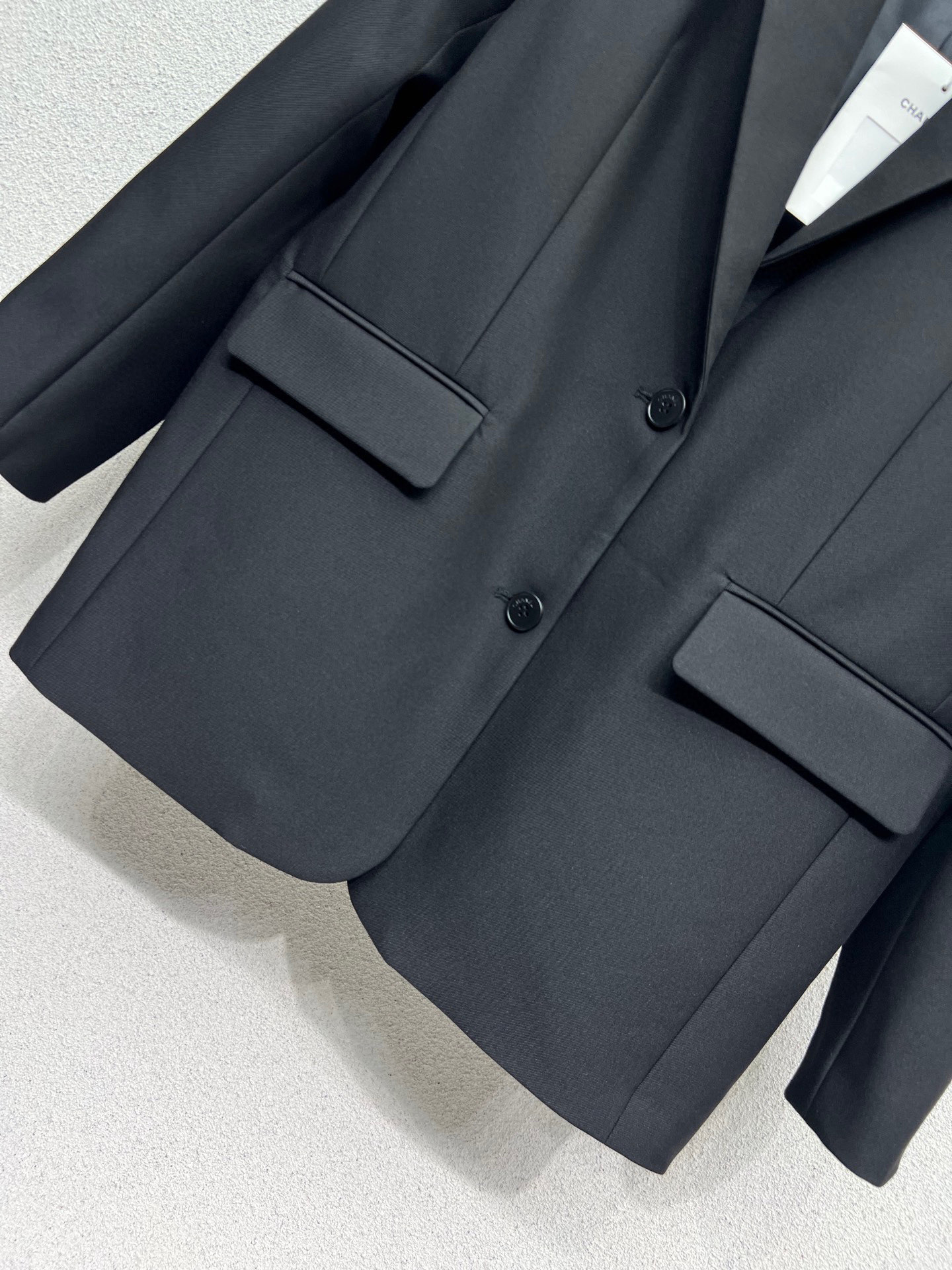 エレガントな CHANEL レディース ジャケット ブラック 1色入 通勤 ファッション ブレザー 30代 40代 50代 - 画像 4