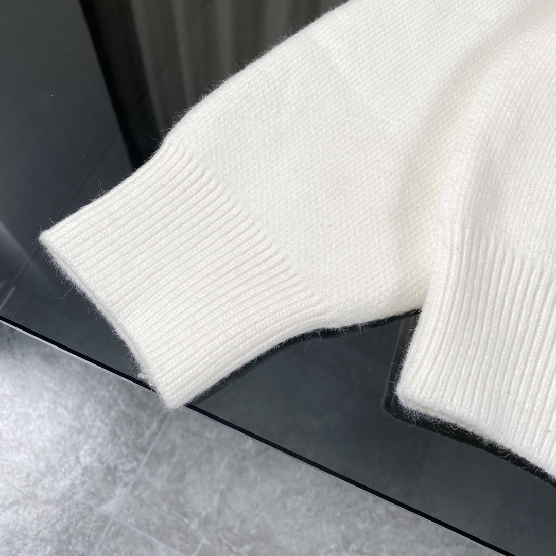 Chanel ニットセーター 1色 ロゴデザイン 定番アイテム - 画像 5