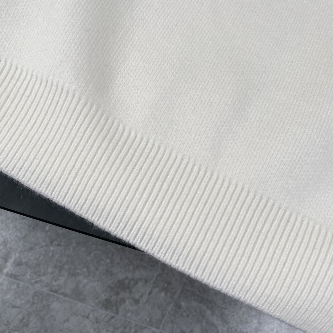 Chanel ニットセーター 1色 ロゴデザイン 定番アイテム - 画像 6