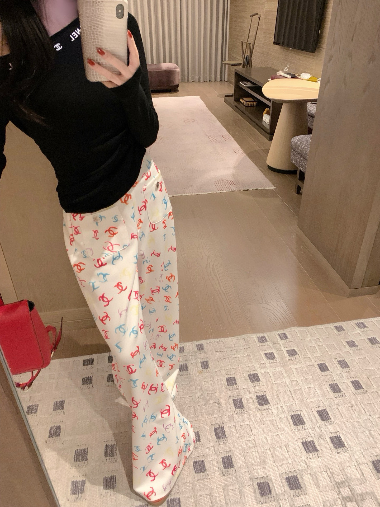 香奈儿 ワンポイント柄 パンツ 2色入 おしゃれなカジュアルパンツ