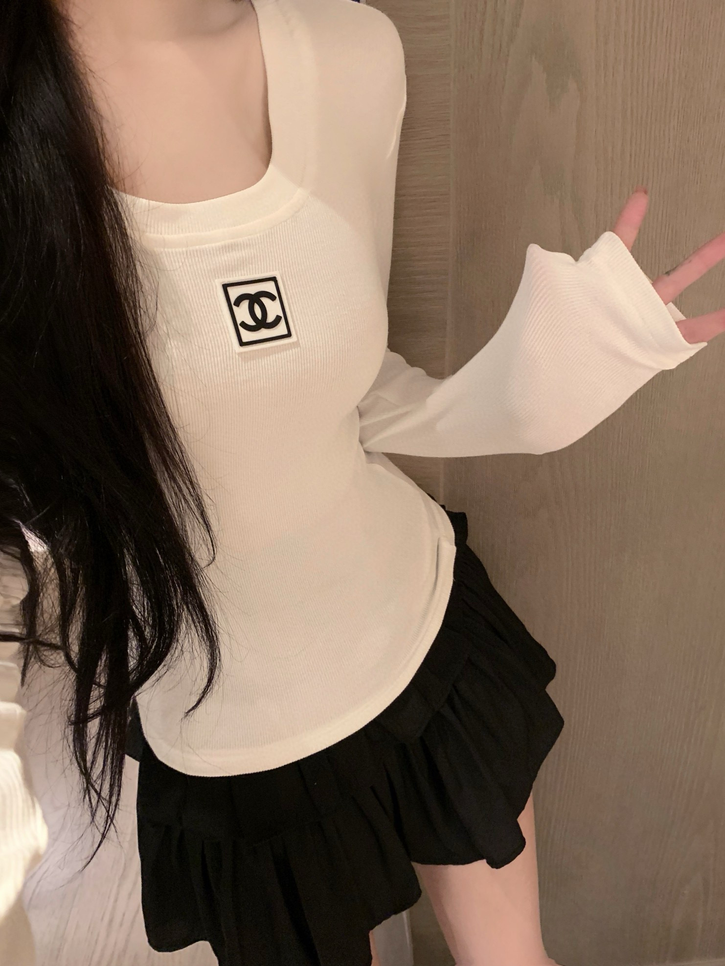 香奈儿 レディース ロングスリーブTシャツ 2色入 毎日着れるシンプルデザイン