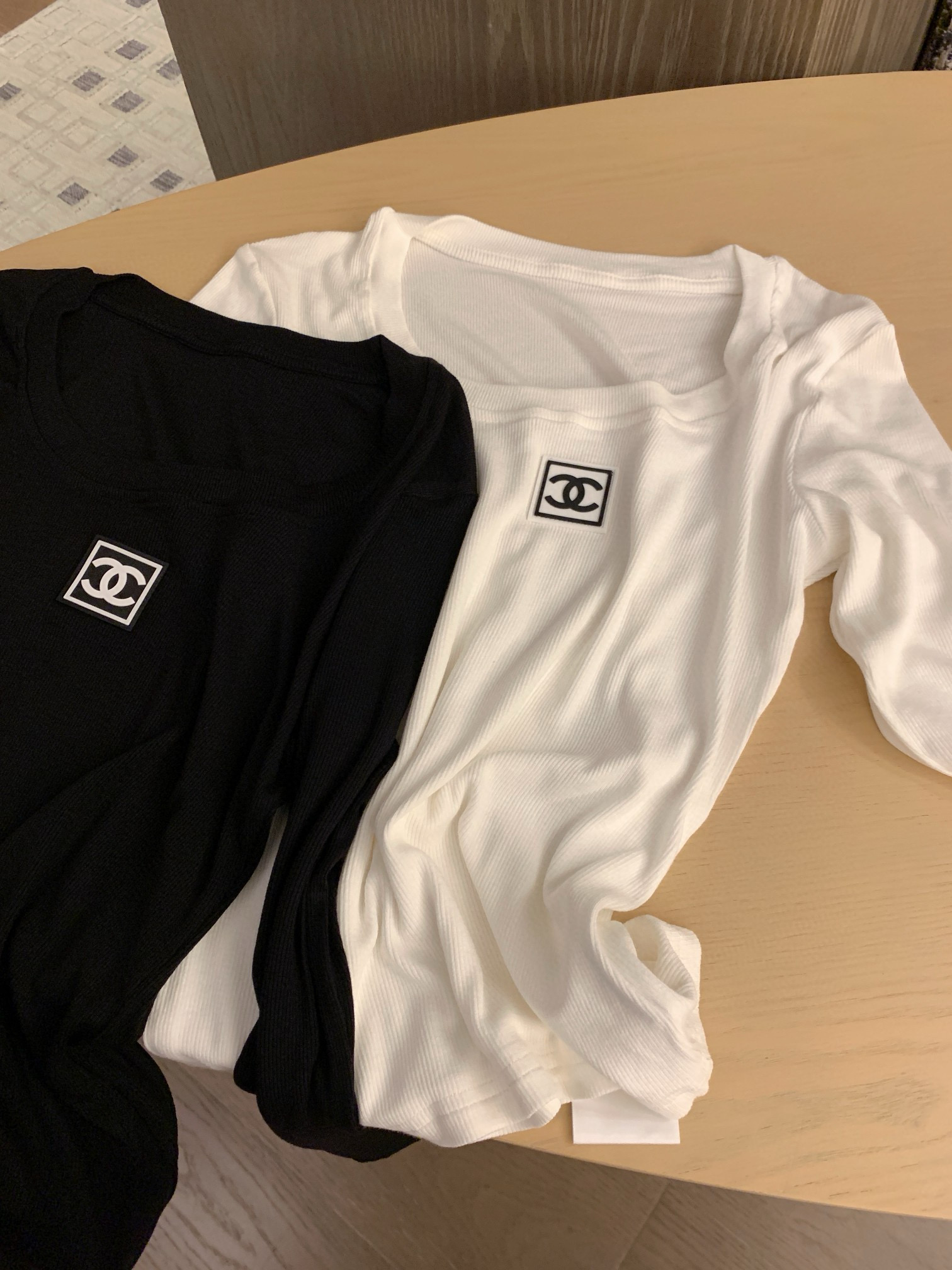 香奈儿 レディース ロングスリーブTシャツ 2色入 毎日着れるシンプルデザイン - 画像 8