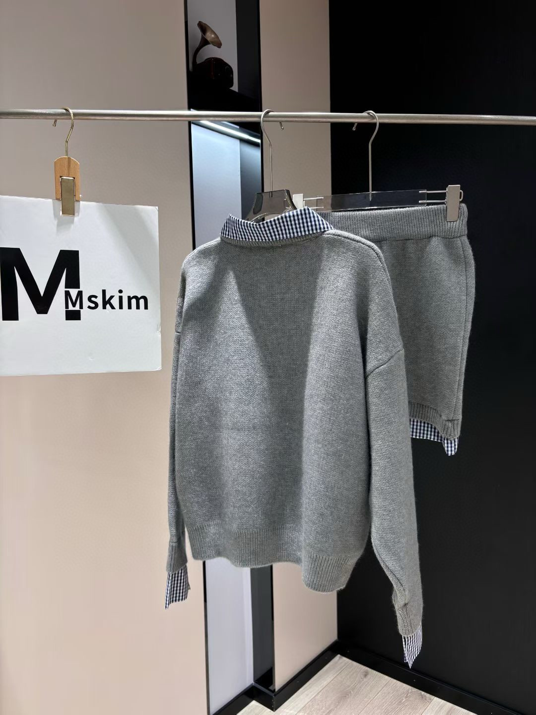 香奈儿 ニットセット ブラックチェック襟 2点セット 灰色 1色入 - 画像 2