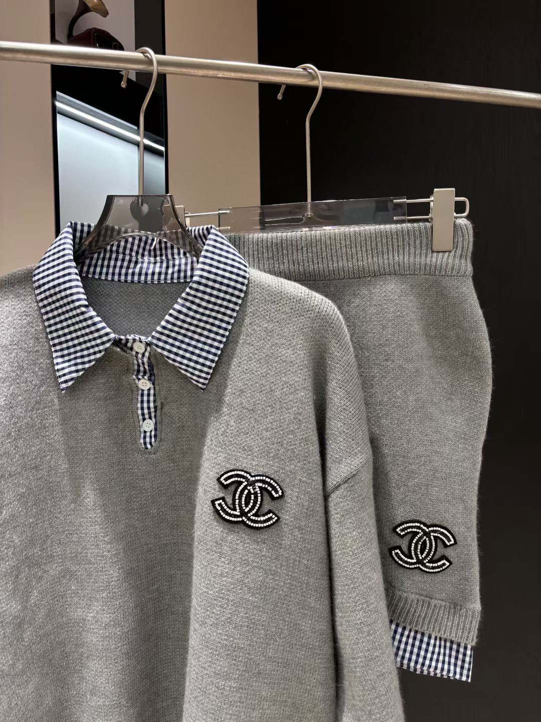 香奈儿 ニットセット ブラックチェック襟 2点セット 灰色 1色入 - 画像 3