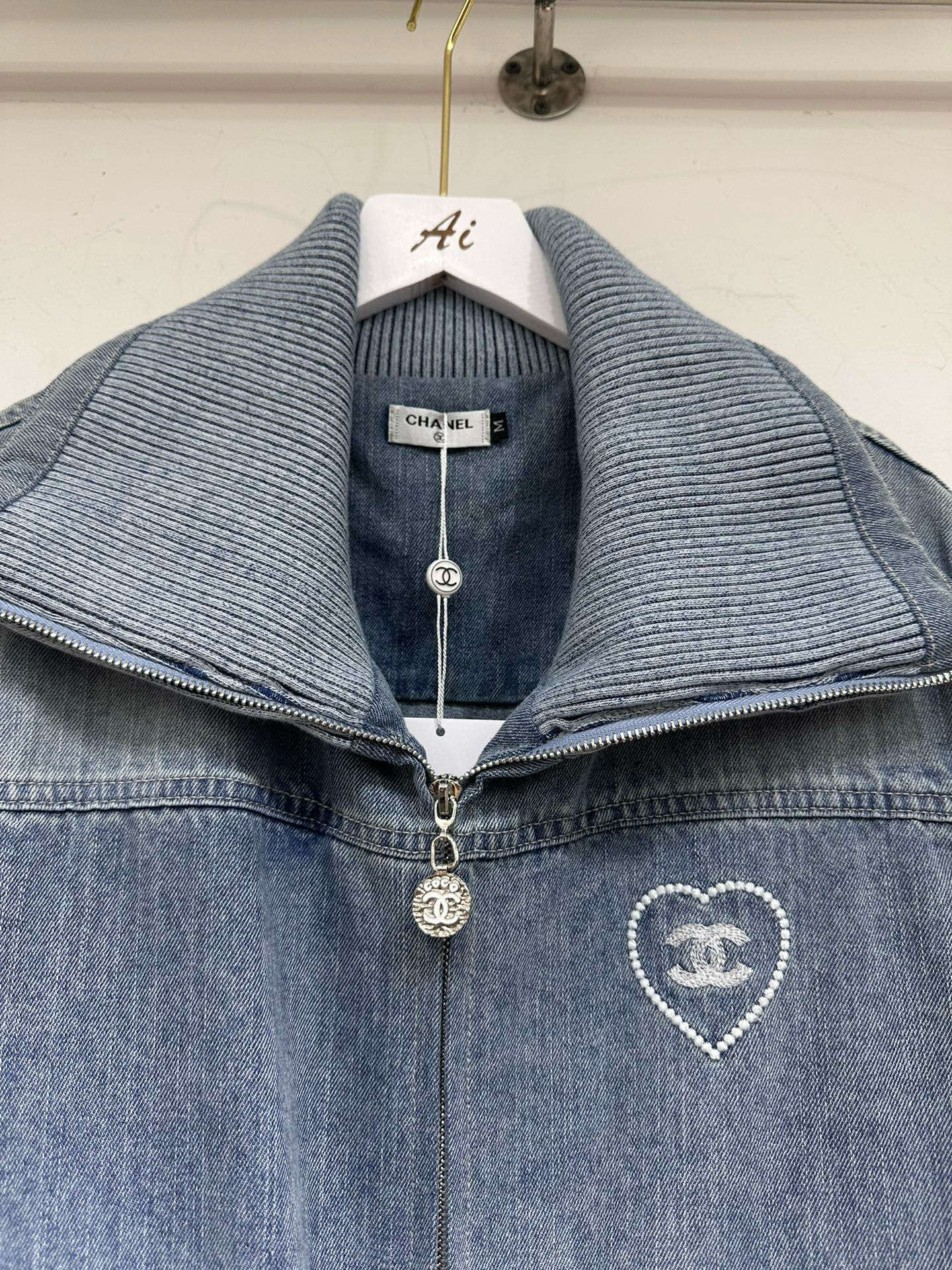 香奈儿 デニムジャケット レディース ブルーグレー ハート刺繍 1色 - 画像 3