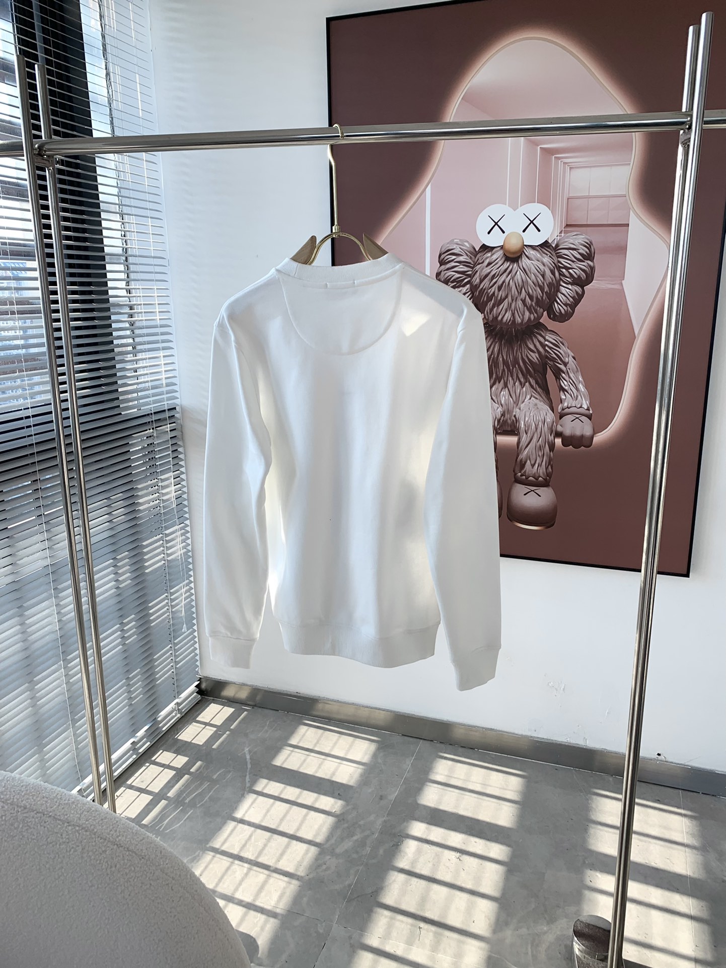 シャネル ロゴスウェットシャツ 2色展開 男女兼用 ファッションアイテム - 画像 4
