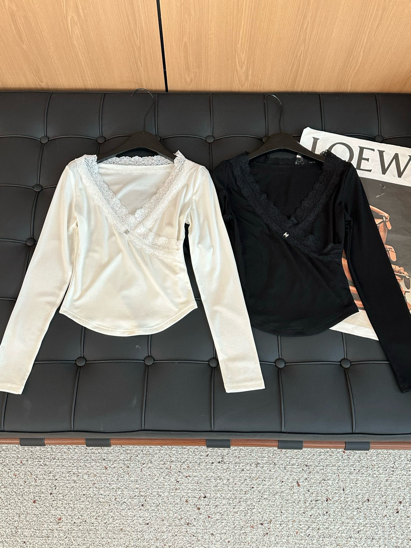 シャネル風 レース付き レースアップロングTシャツ 2色入 - 画像 3