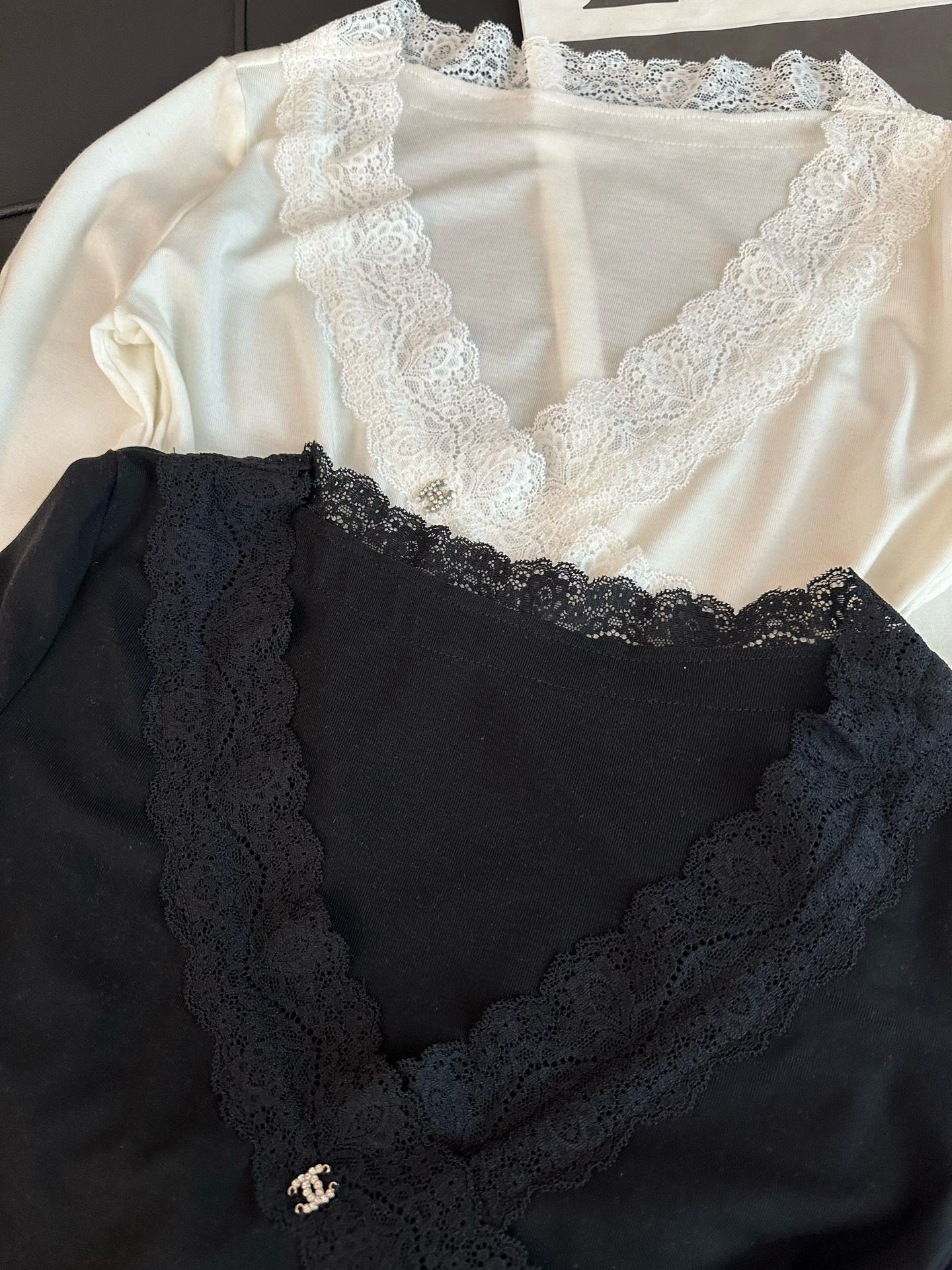 シャネル風 レース付き レースアップロングTシャツ 2色入 - 画像 5