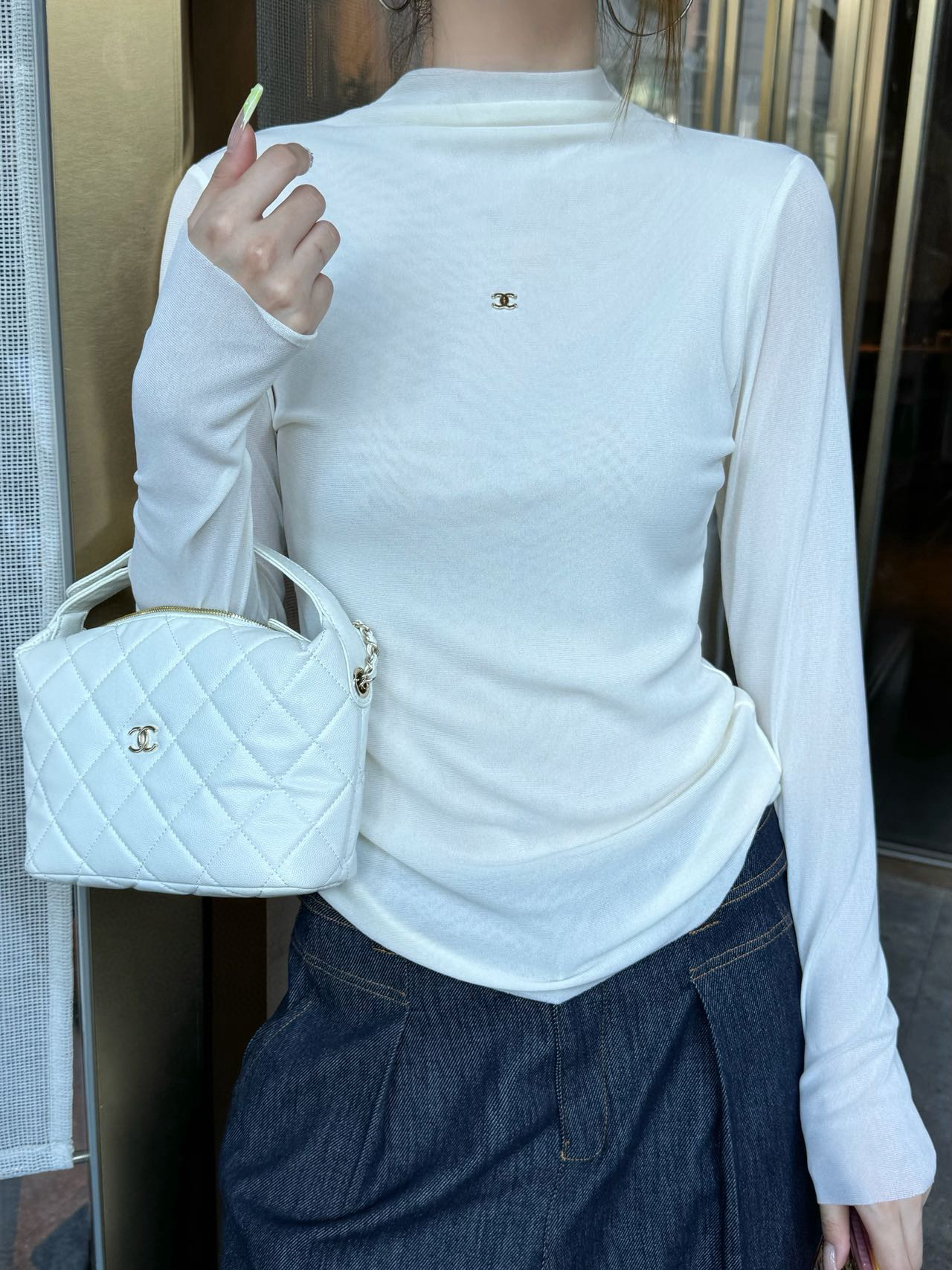 香奈儿 レディース ワンポイント ロングスリーブ Tシャツ 白 1色入