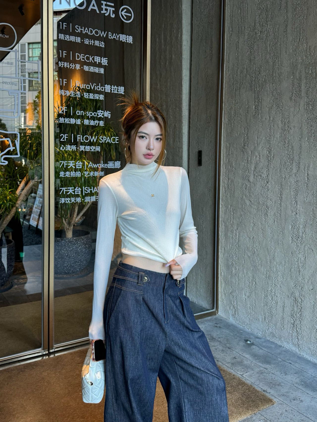 香奈儿 レディース ワンポイント ロングスリーブ Tシャツ 白 1色入 - 画像 5