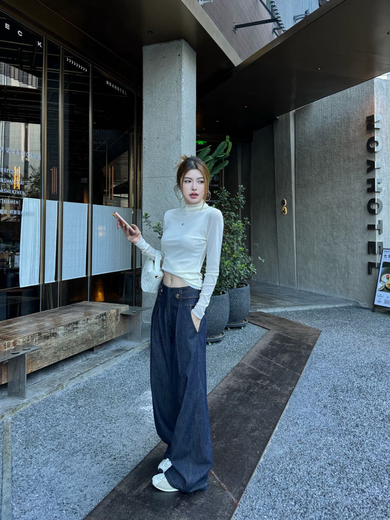 香奈儿 レディース ワンポイント ロングスリーブ Tシャツ 白 1色入 - 画像 8