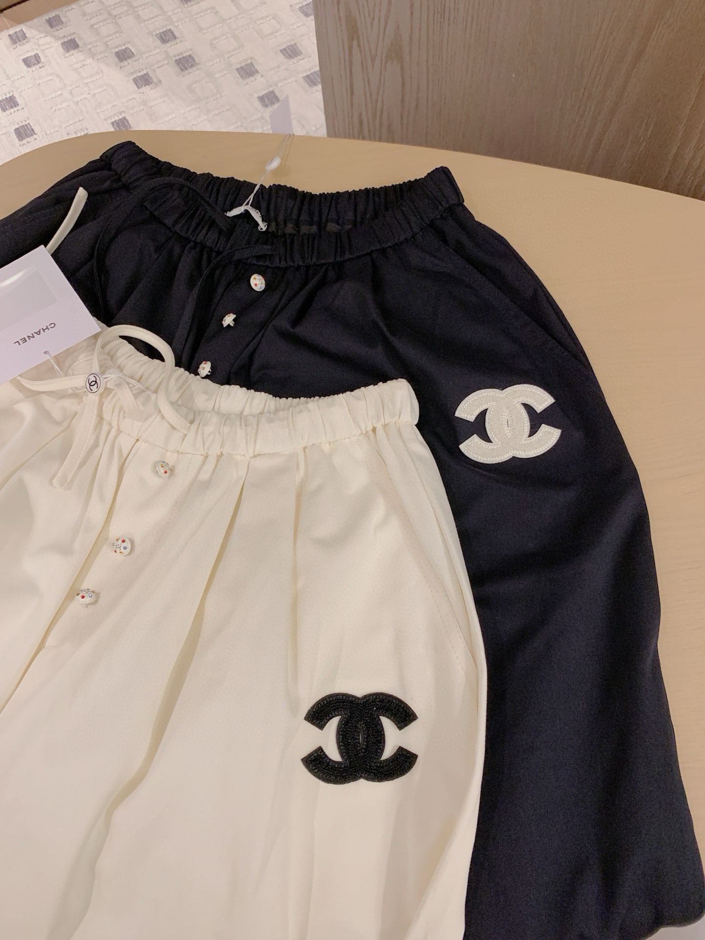 Chanel フレアパンツ 2色 デザインカラー付き おしゃれなカジュアルパンツ - 画像 9