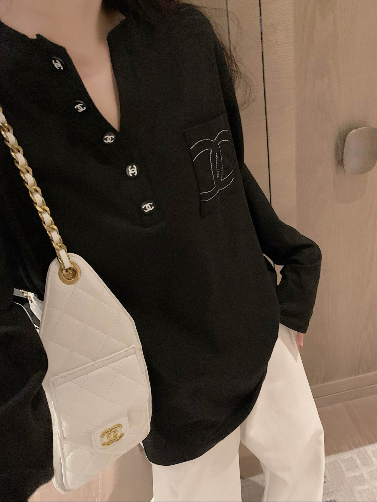 香奈儿 ブラウス レディース 2色展開 黒 白 裾スリット インテリア風着用シーン対応