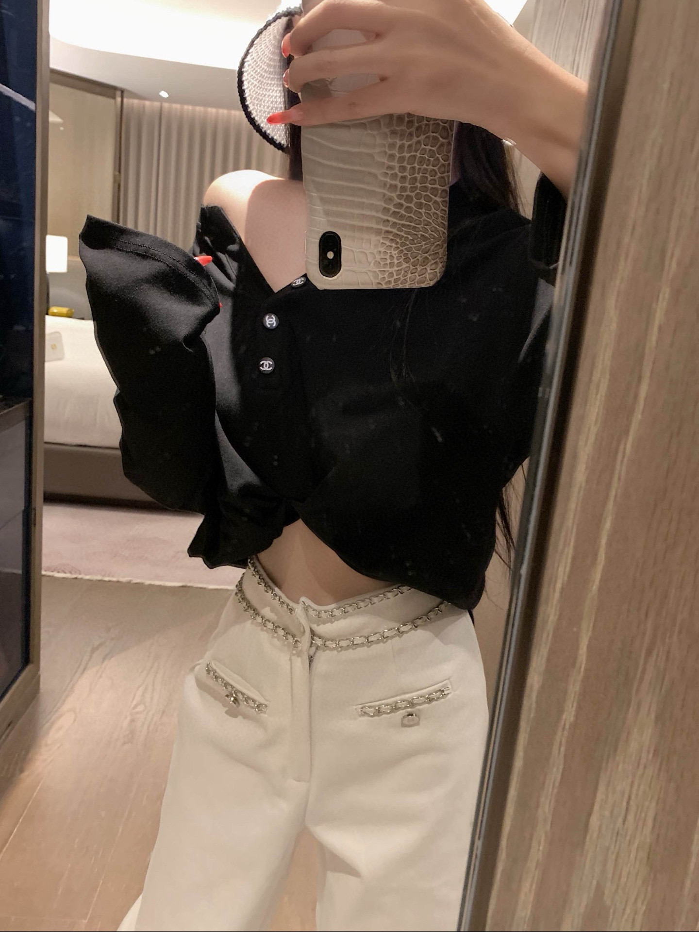 香奈儿 ブラウス レディース 2色展開 黒 白 裾スリット インテリア風着用シーン対応 - 画像 3