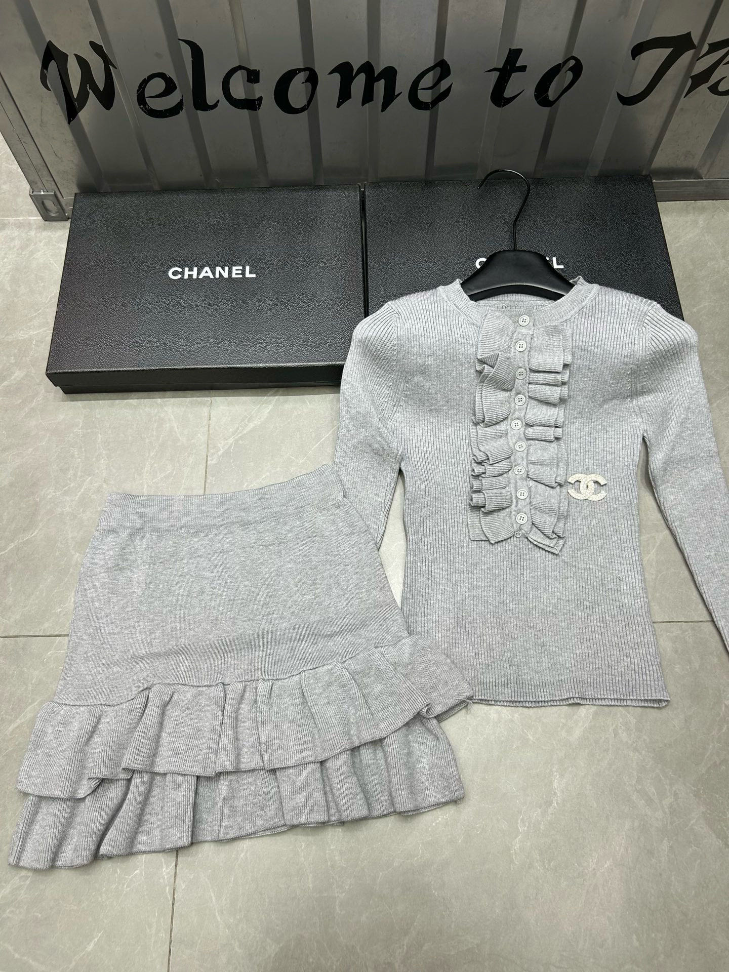 シャネル レディース ニットセット 2色 デザインスカート フリル ファッション セットアップ - 画像 2