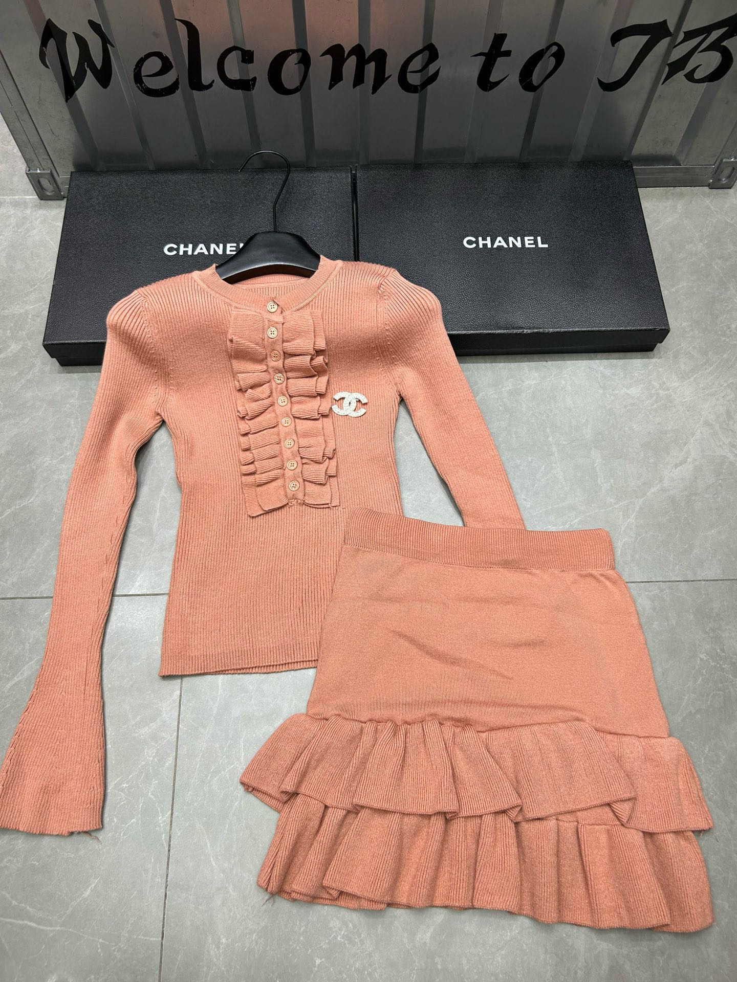 シャネル レディース ニットセット 2色 デザインスカート フリル ファッション セットアップ - 画像 4