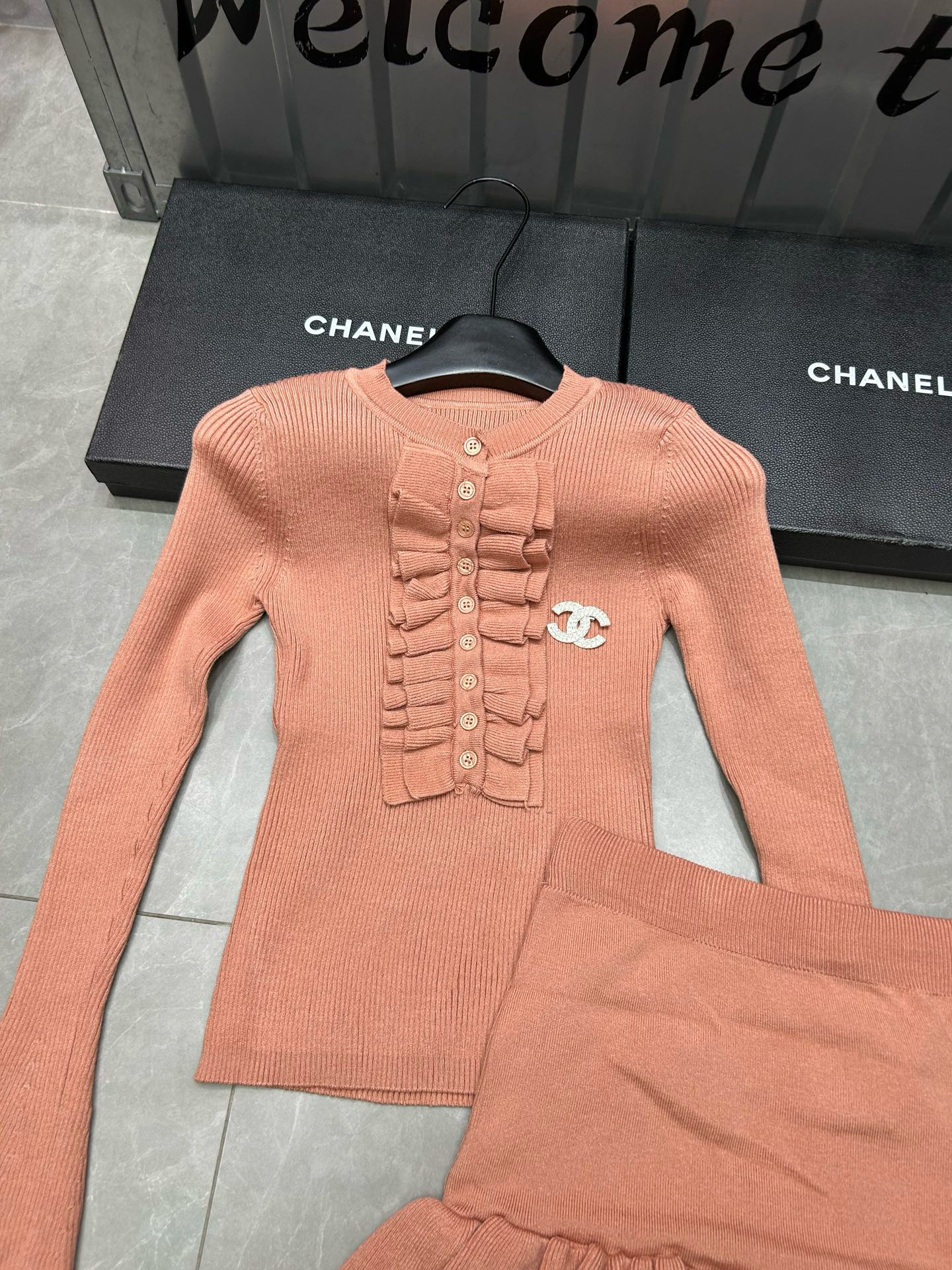 シャネル レディース ニットセット 2色 デザインスカート フリル ファッション セットアップ - 画像 5