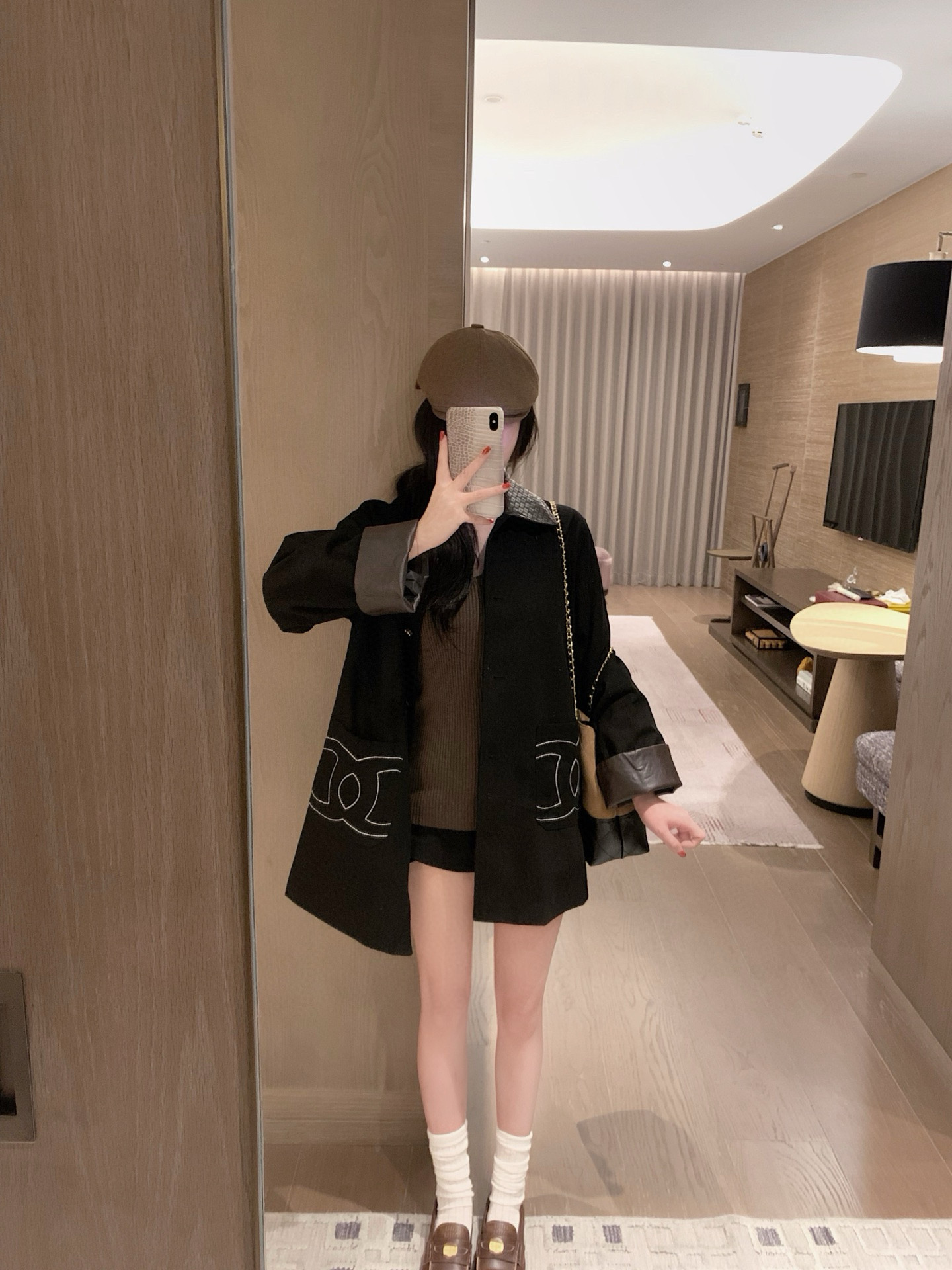 香奈儿 ブラック ロングコート 2色入 豪華なデザイン 高級感のあるアウター - 画像 4