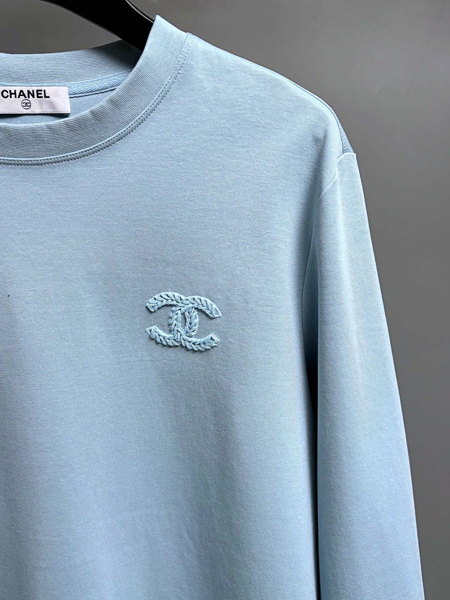 chanel レディース ロングスリーブTシャツ ブルーグレー 綿100% 1枚|1枚|1枚|1枚|1枚|1枚|1枚|1枚|1枚|1枚 - 画像 5