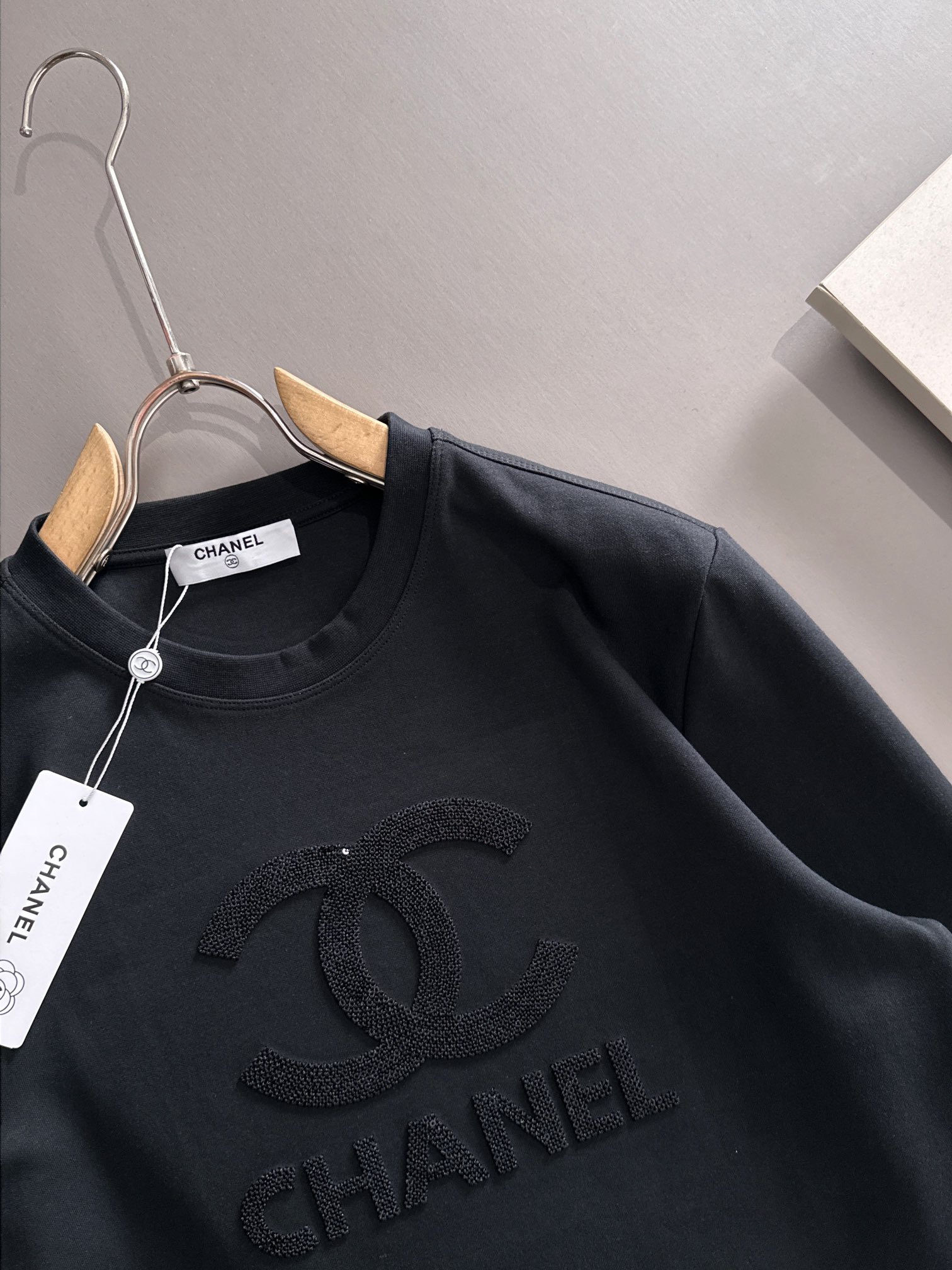 シャネル ロゴ ロングスリーブTシャツ ブラック ホワイト グレー 3色展開 - 画像 2