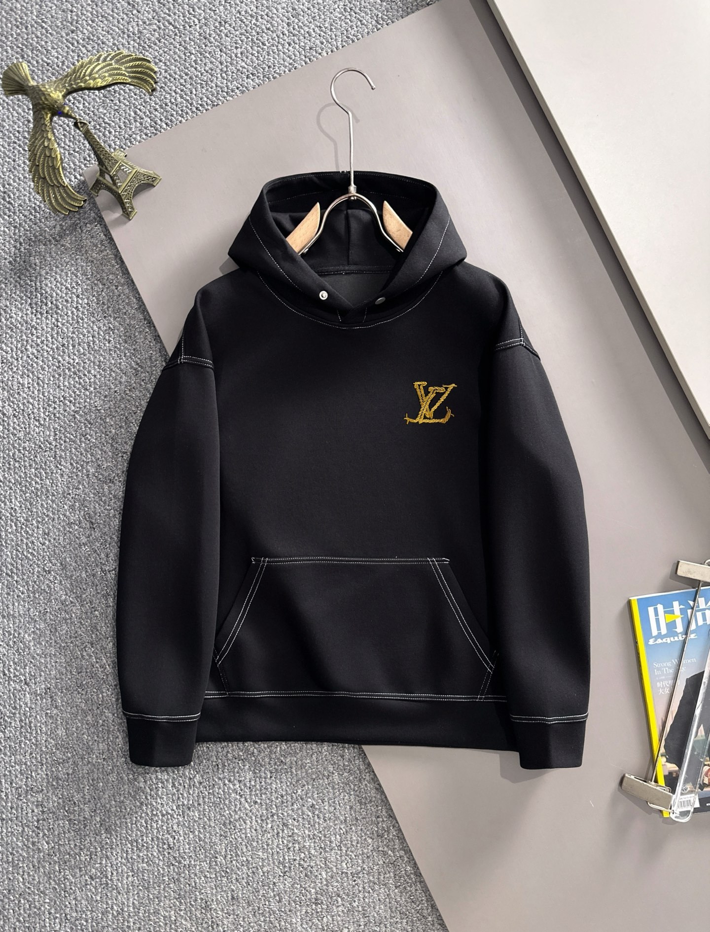 Louis VuittonLOUIS VUITTON ロゴ パーカー 黒 1色入 無地 ファッションアイテム