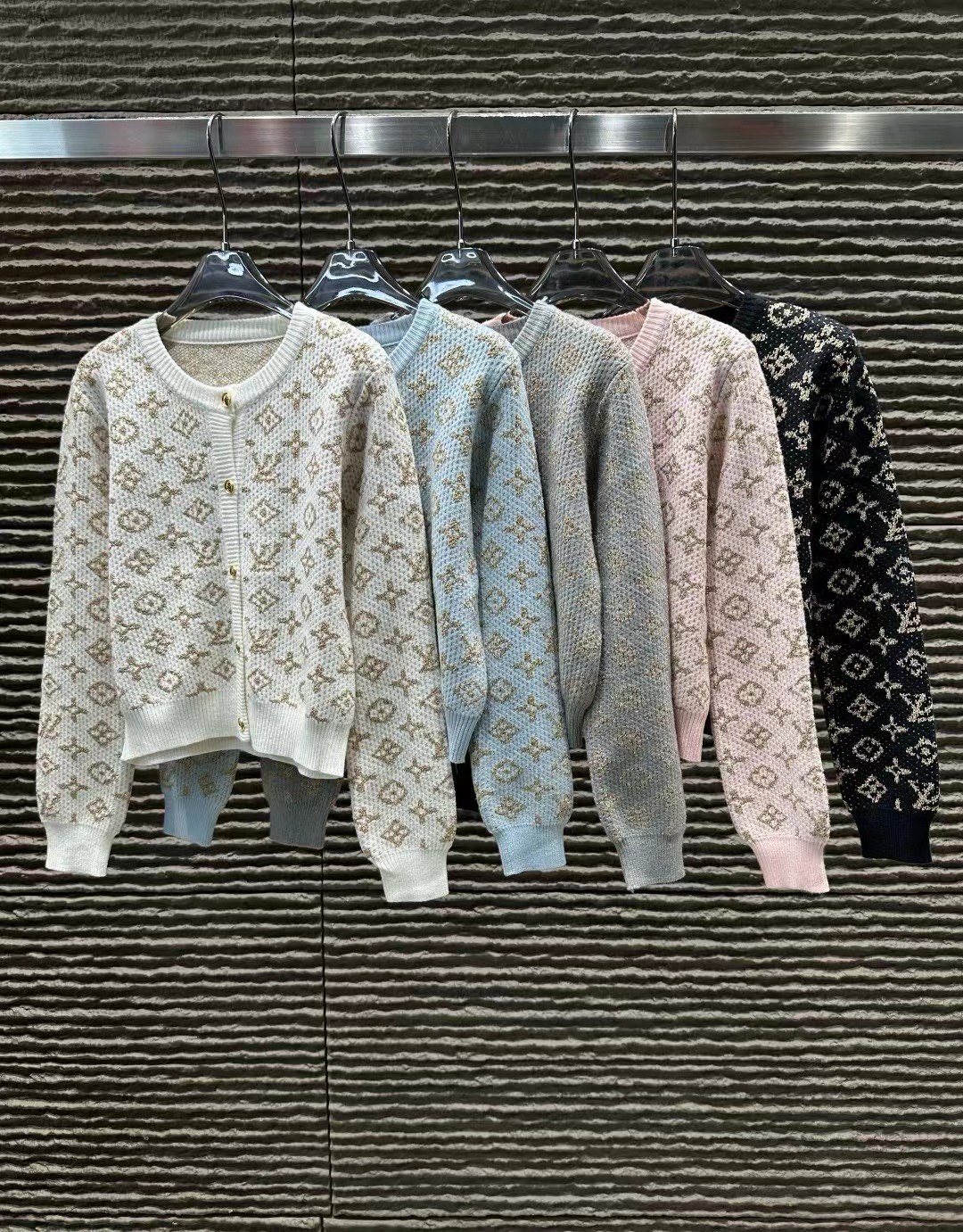 Louis VuittonLOUIS VUITTON ニット カーディガン 5色入 5色展開 5色展開 5色展開 5色展開 5色展開