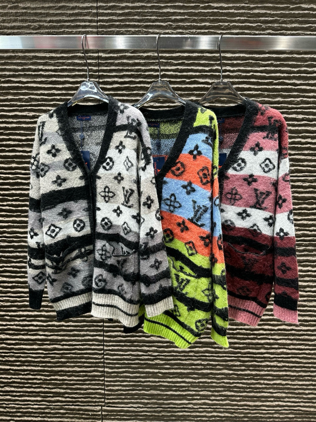 Louis Vuittonルイヴィトン ニットカーディガン 3色入 ファッションアイテム