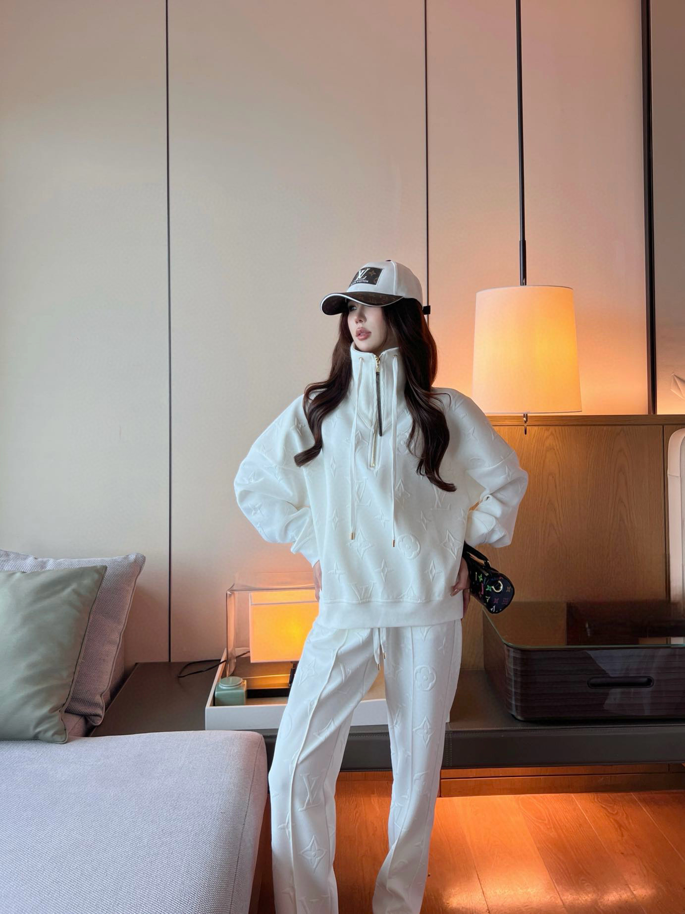 Louis VuittonLOUIS VUITTON レディース ファッション ファッションセット 白色 2点セット