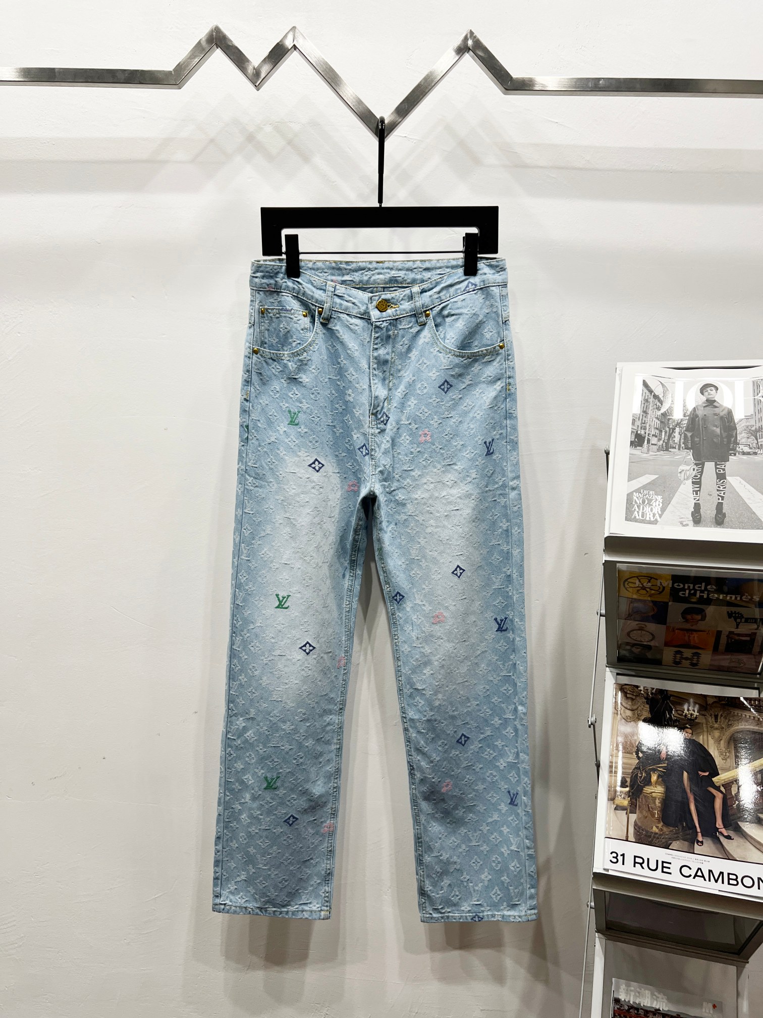 Louis VuittonLOUIS VUITTON デニムパンツ ミニロゴ刺繍 ハイウエスト 4色選べる