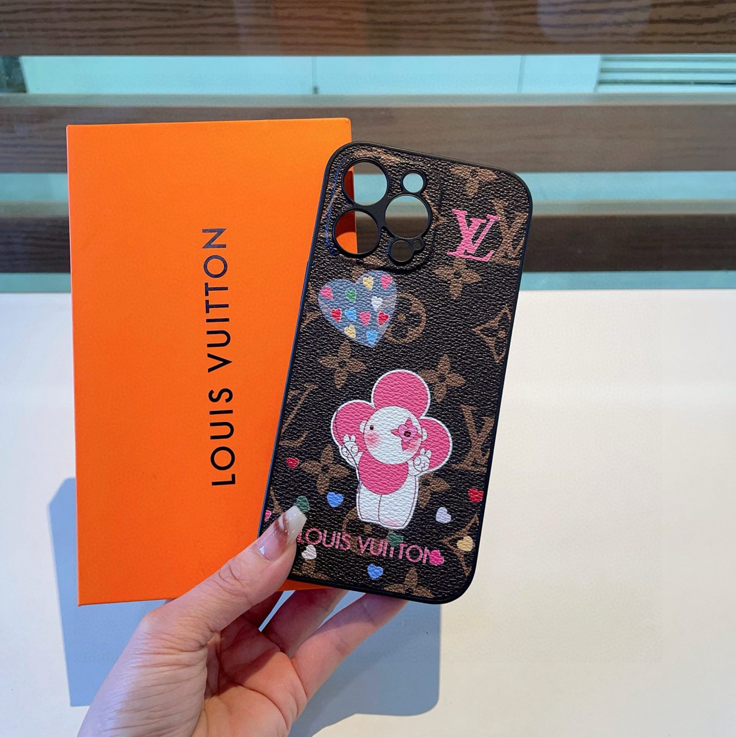 iPhoneケースラウンドのiPhoneケース ルイ・ヴィトン デザイン 3色入 🎁