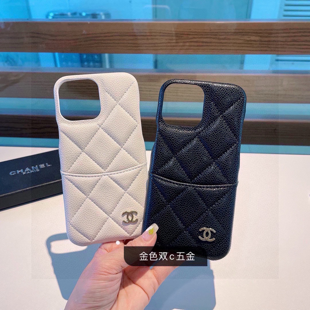 iPhoneケースシャネル チェーン クラッチ フォンケース 2色入 📱