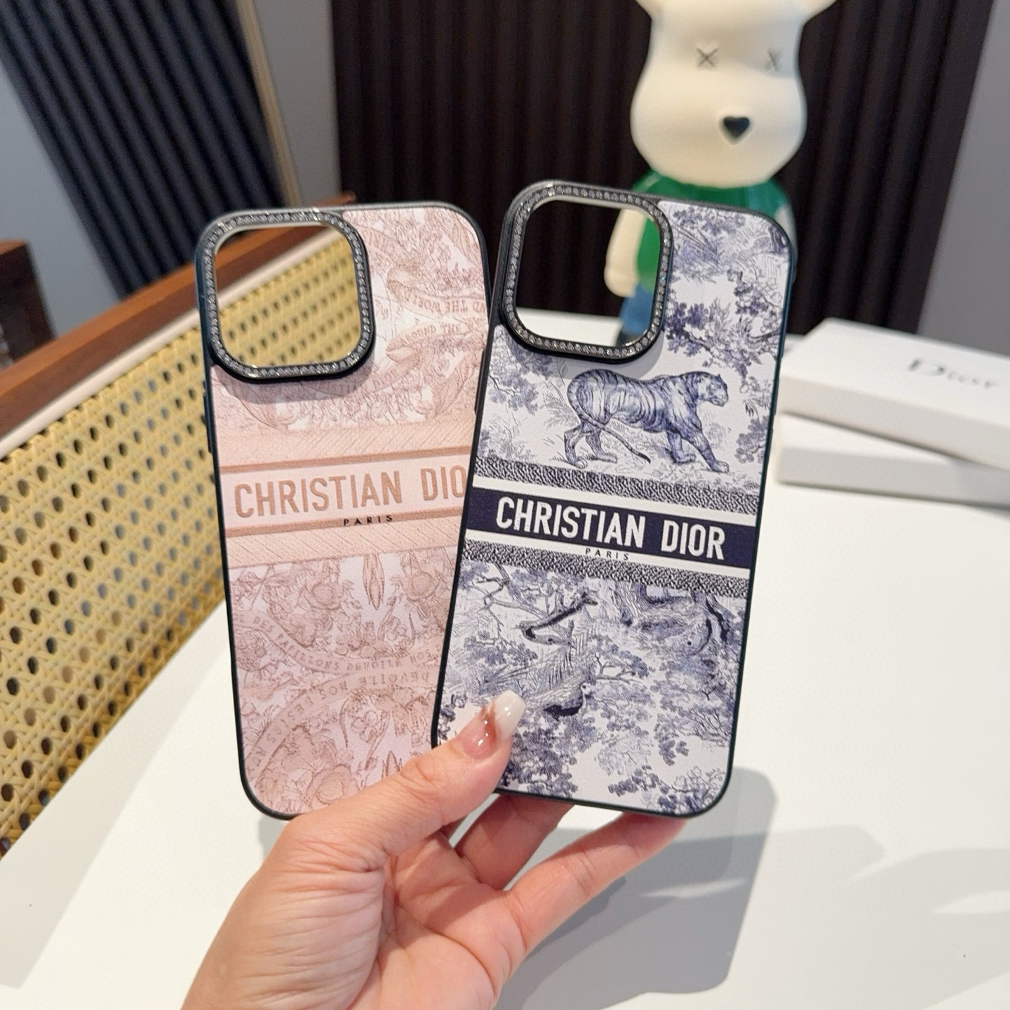 iPhoneケースクリスチャンディオール スマホケース 2色入 🎁