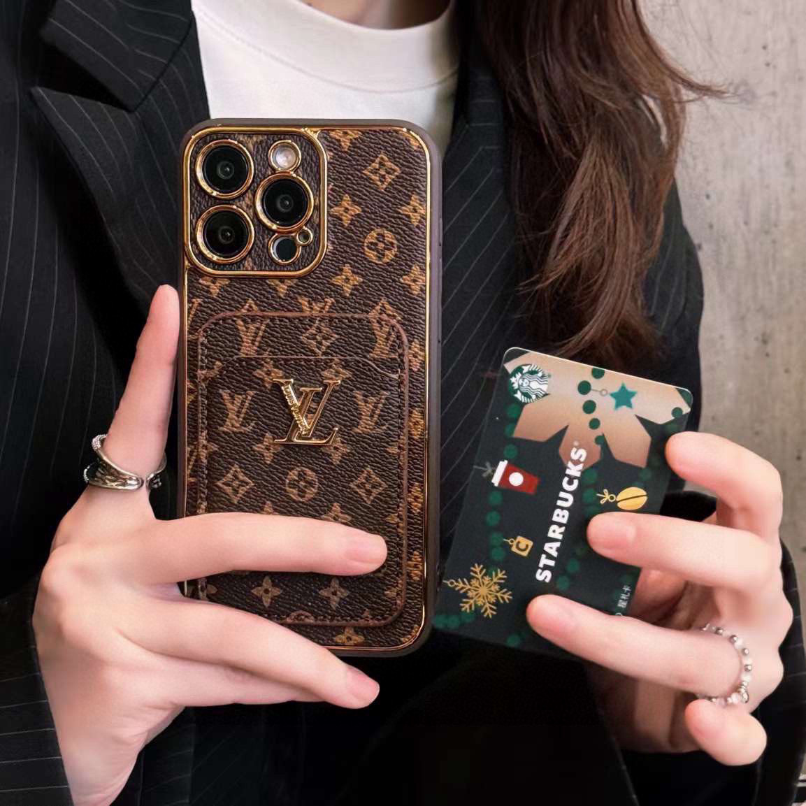 iPhoneケース✨定番のLV風 ブランドスマホケース 3色入 💼