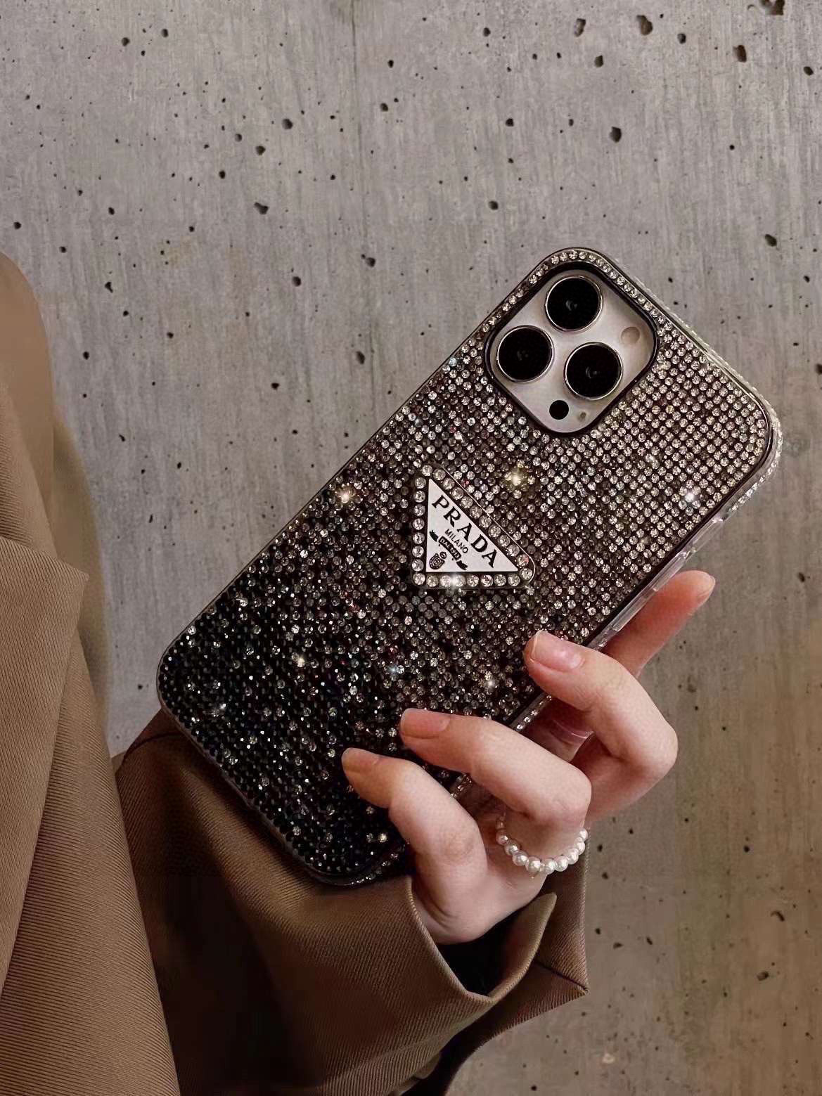 iPhoneケース✨プラダ ストーン キャラクター フルカバー 保護ケース 2色入