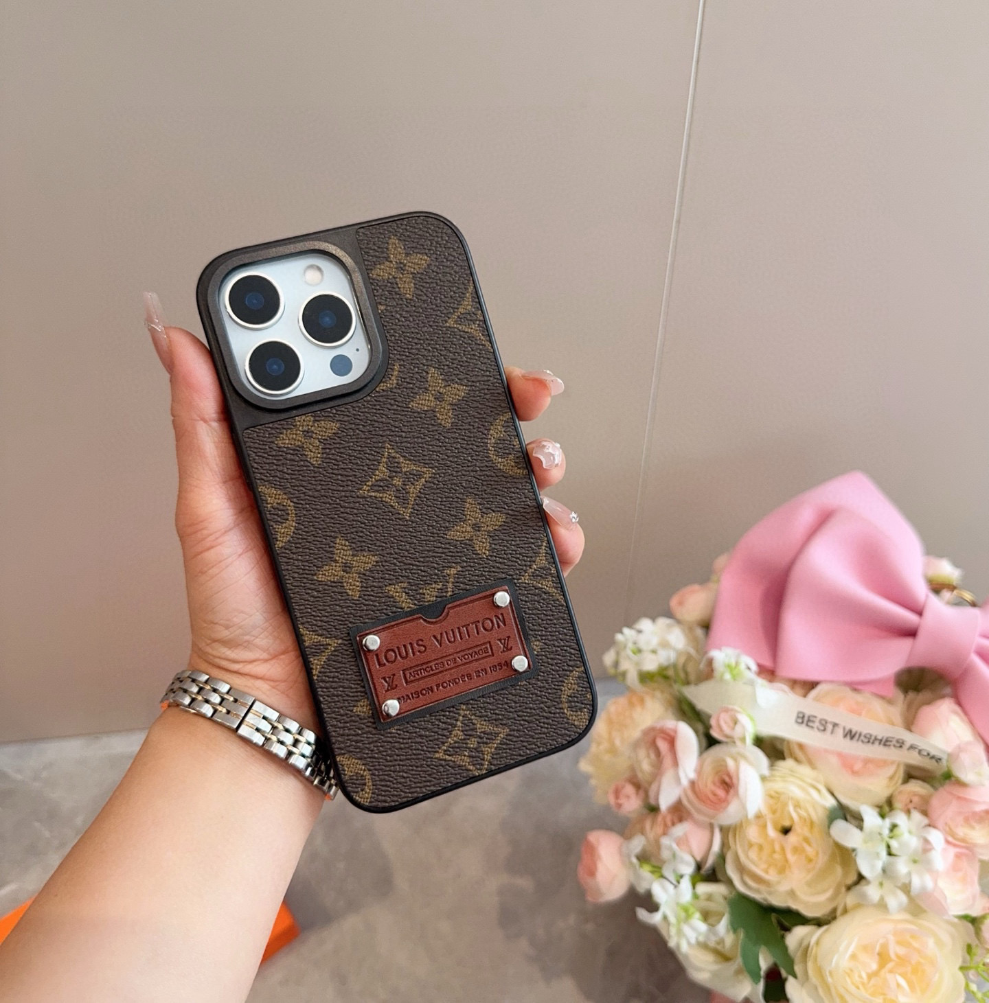 iPhoneケースLoft クラシック モノグラム マトラッセ 手帳型 スマホケース 2色入 🌸